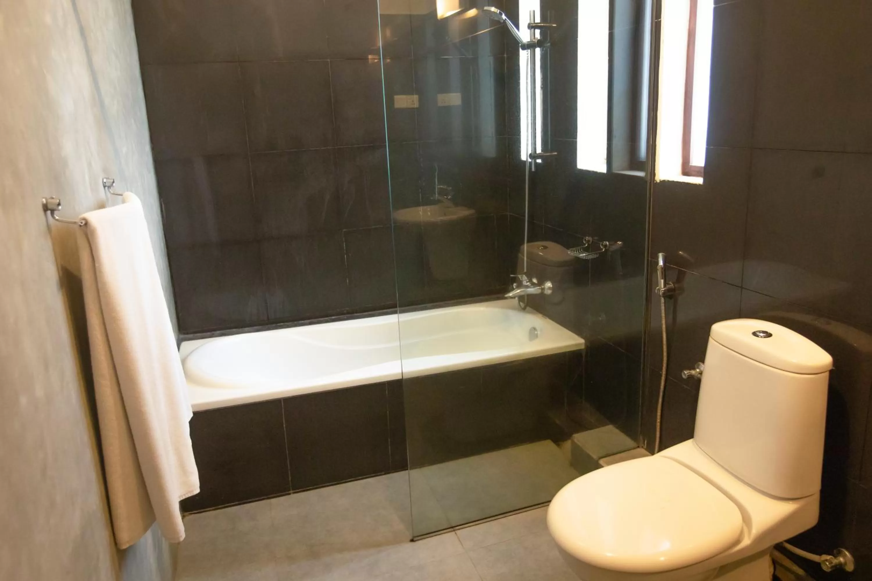 Bathroom in Birds Park Polgahawela