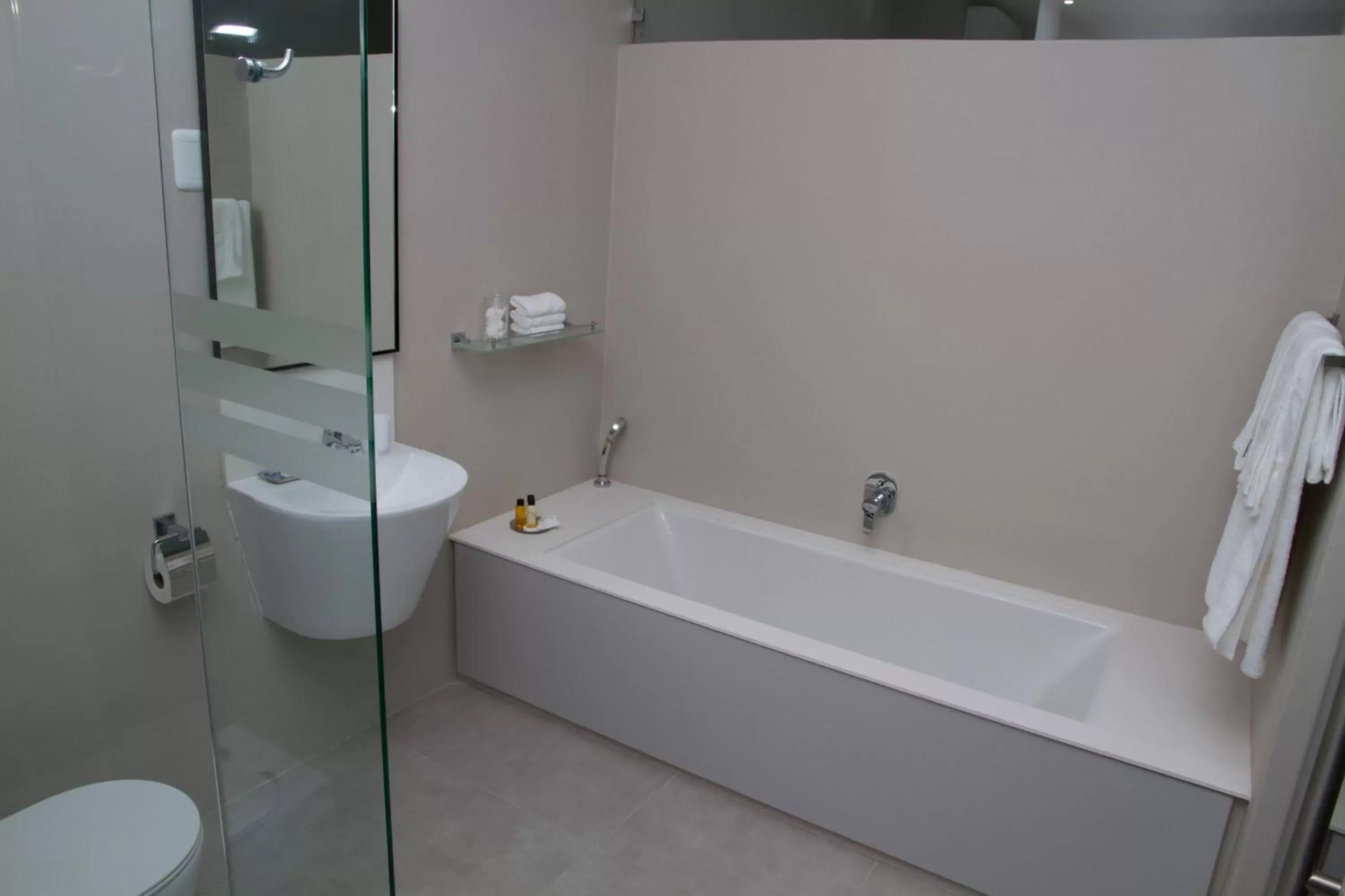 Double Room - single occupancy in Ocean Bay Guesthouse Double Room - single occupancy in Ocean Bay Guesthouse