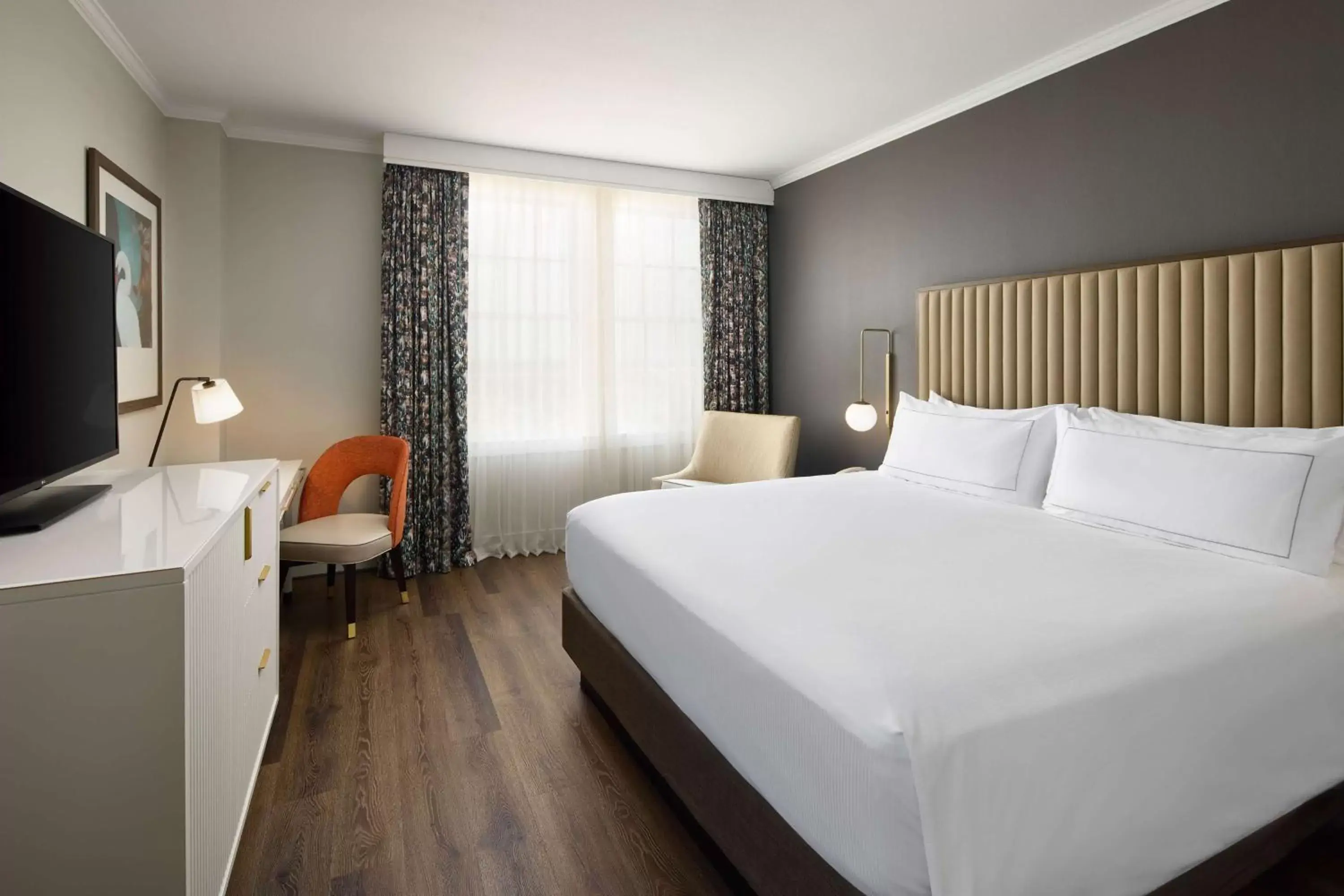 King Room in The Terrace Hotel Lakeland, Tapestry Collection by Hilton King Room in The Terrace Hotel Lakeland, Tapestry Collection by Hilton