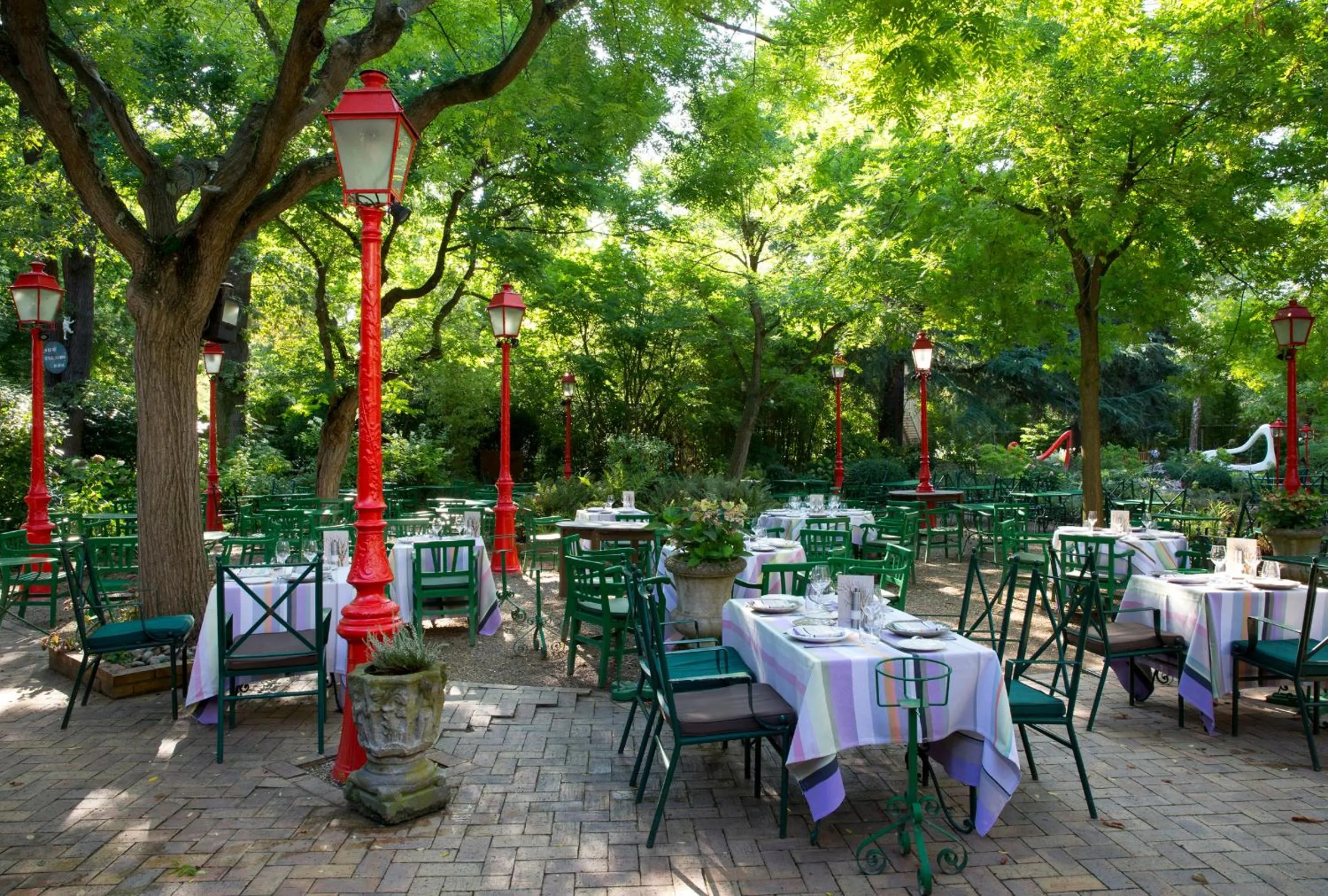 Patio in Cazaudehore, hôtel de charme au vert