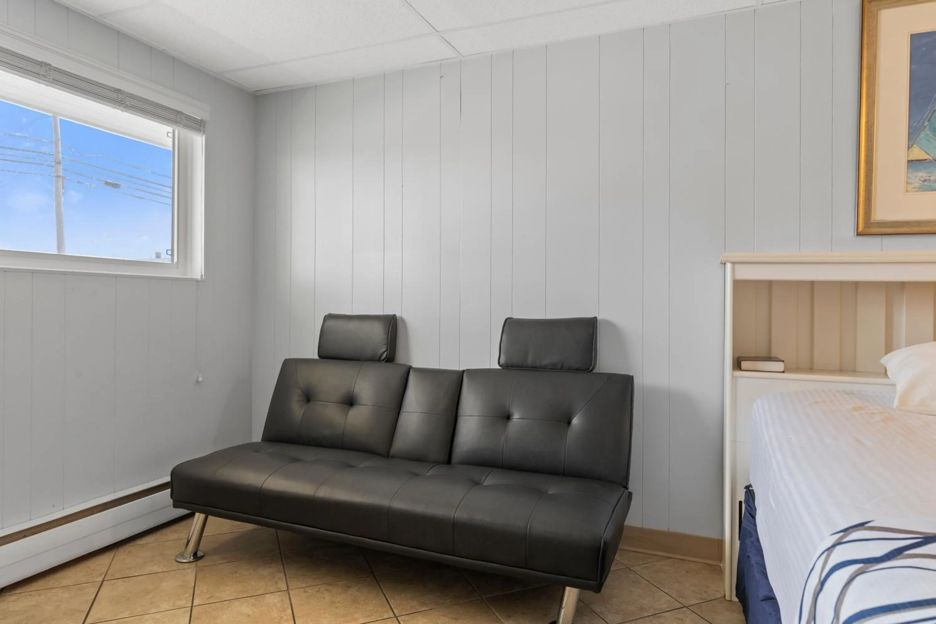 Bed in Mt Royal Motel