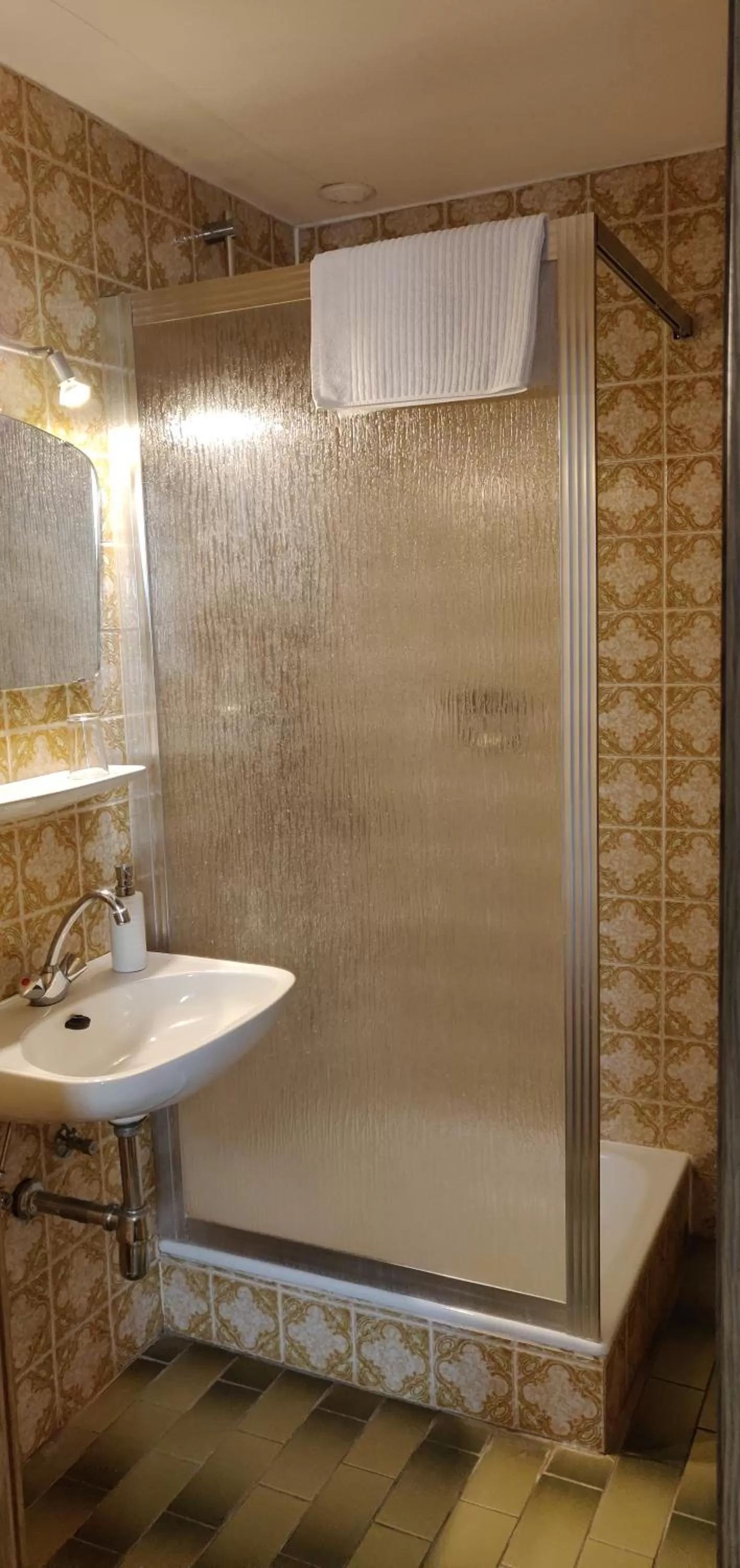 Bathroom in Gasthof Drei Linden