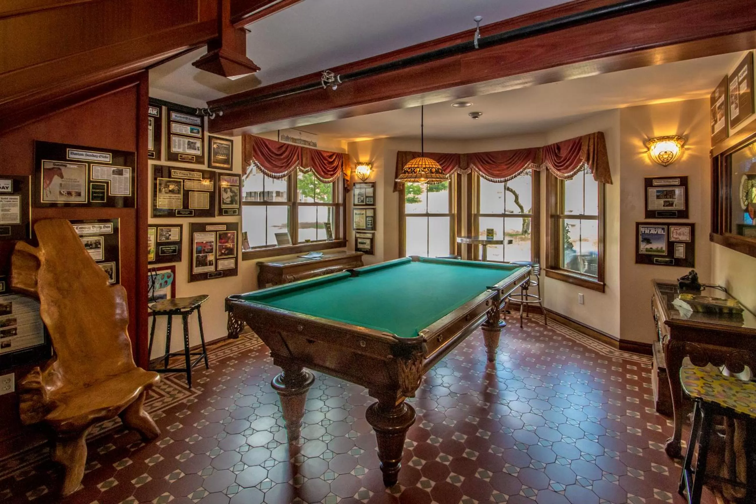 Billiard in Adventure Suites