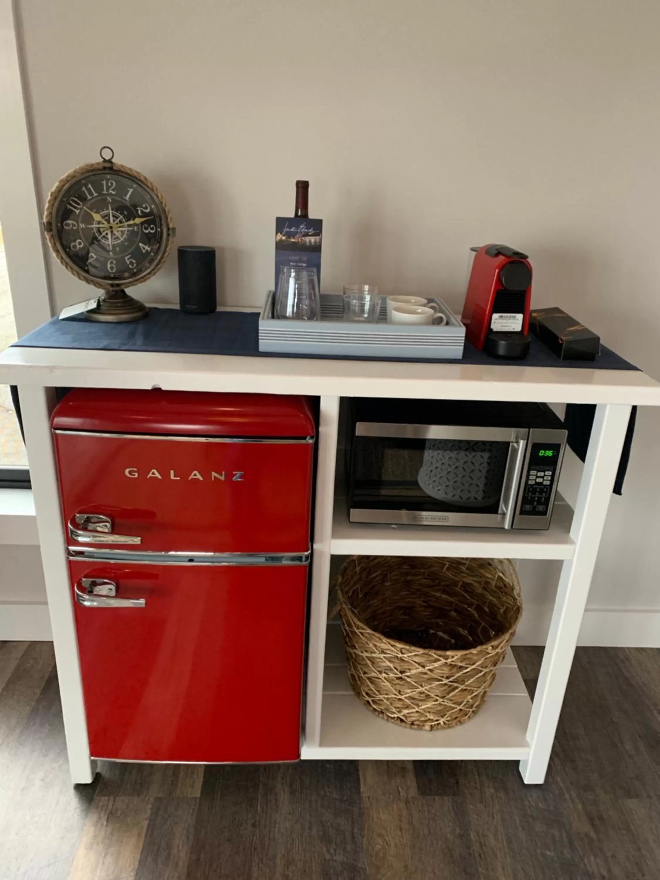 Coffee/tea facilities in Harbor View Landing