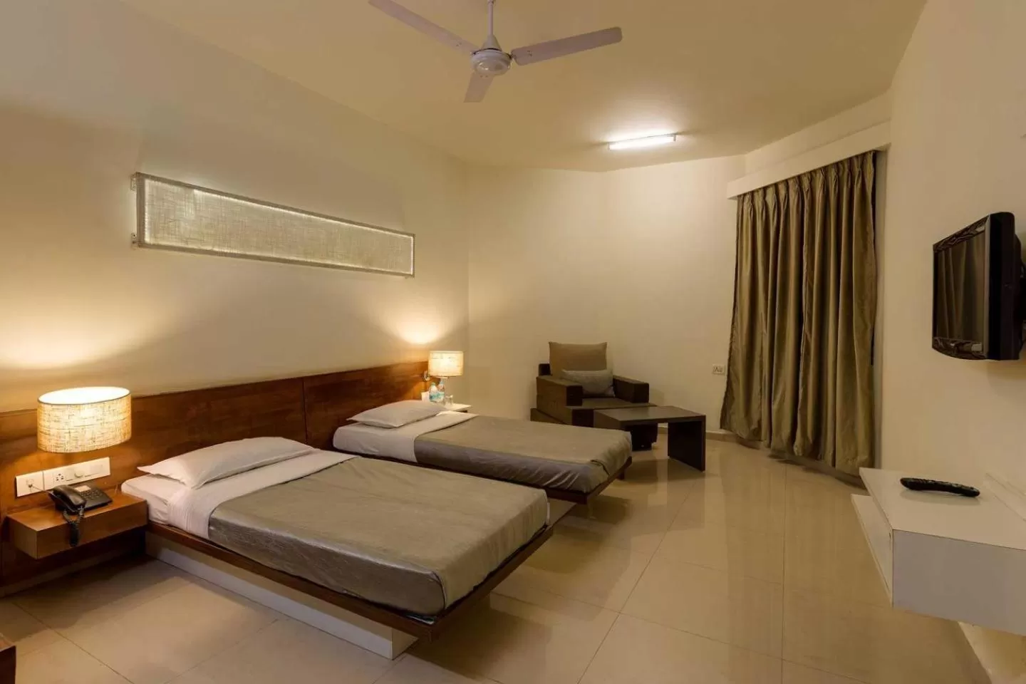 Bed in Hotel Maratha Regency