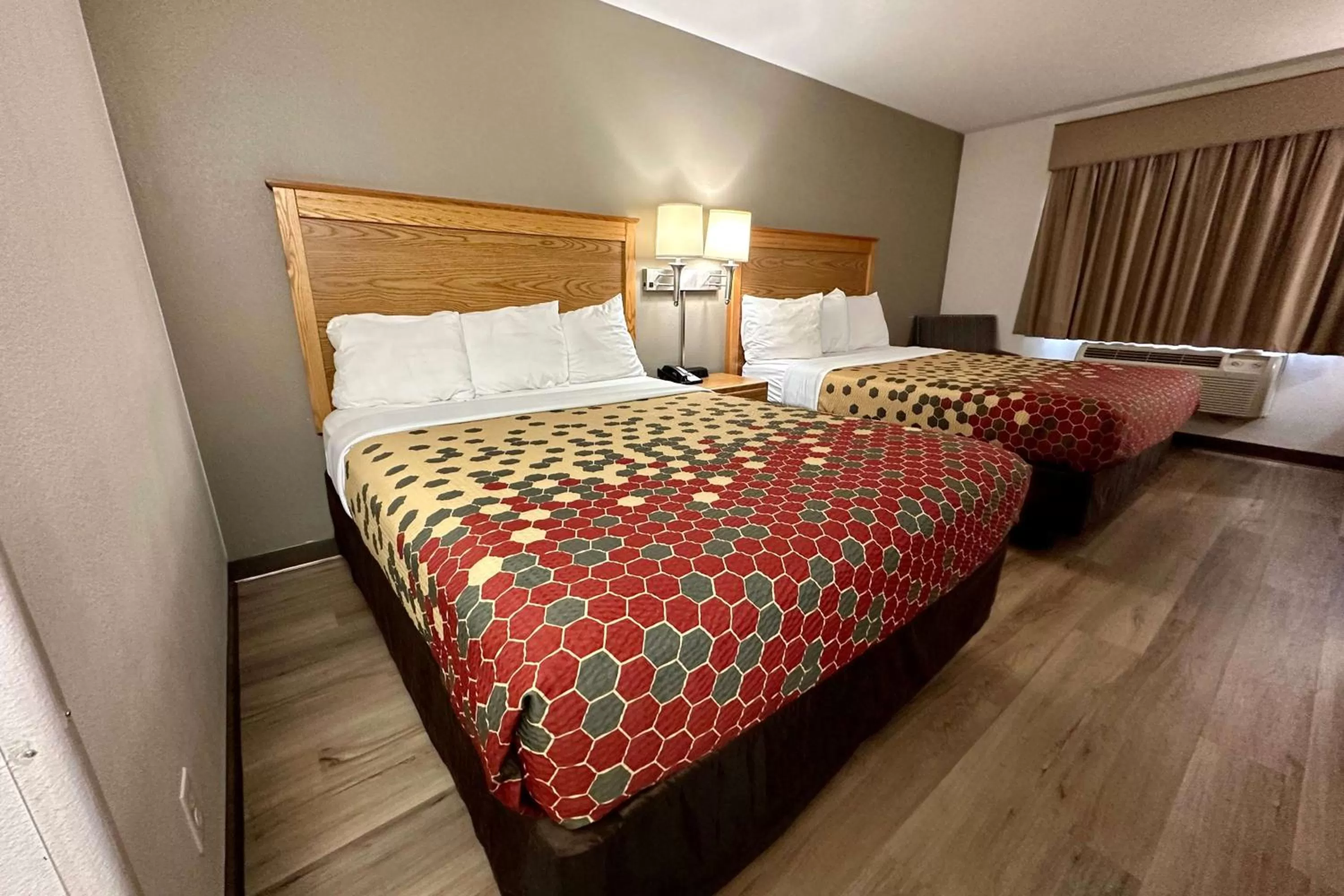 Photo of the whole room, Bed in Wingate by Wyndham New Castle - Glenwood Springs