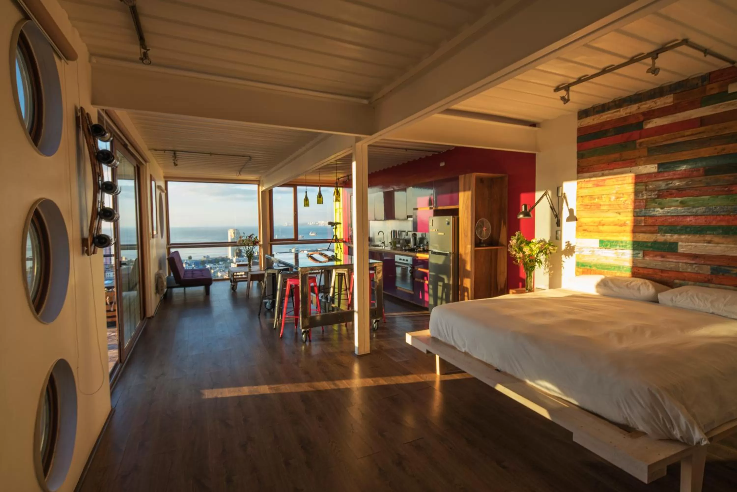 Bedroom in Hotel Winebox Valparaiso