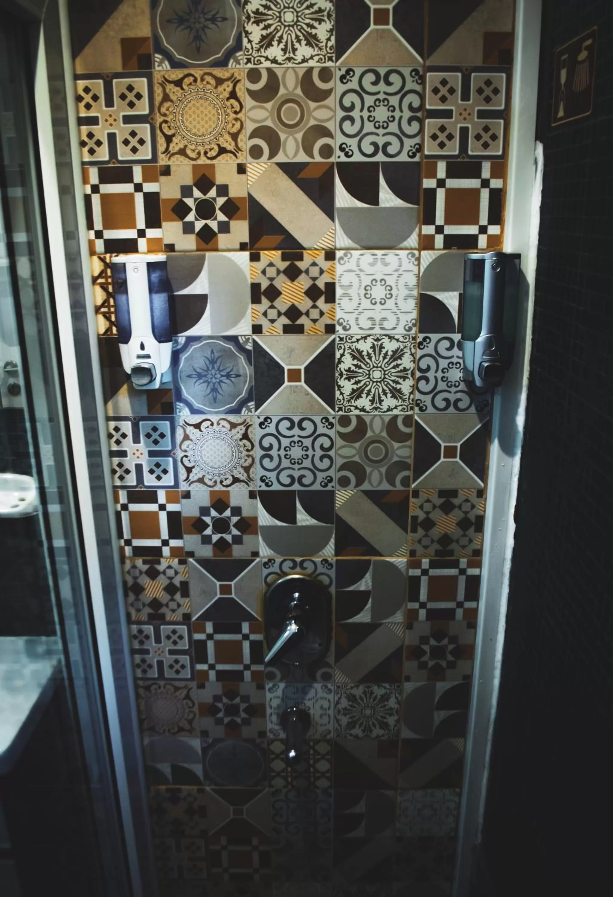 Shower in Hosteria Foike