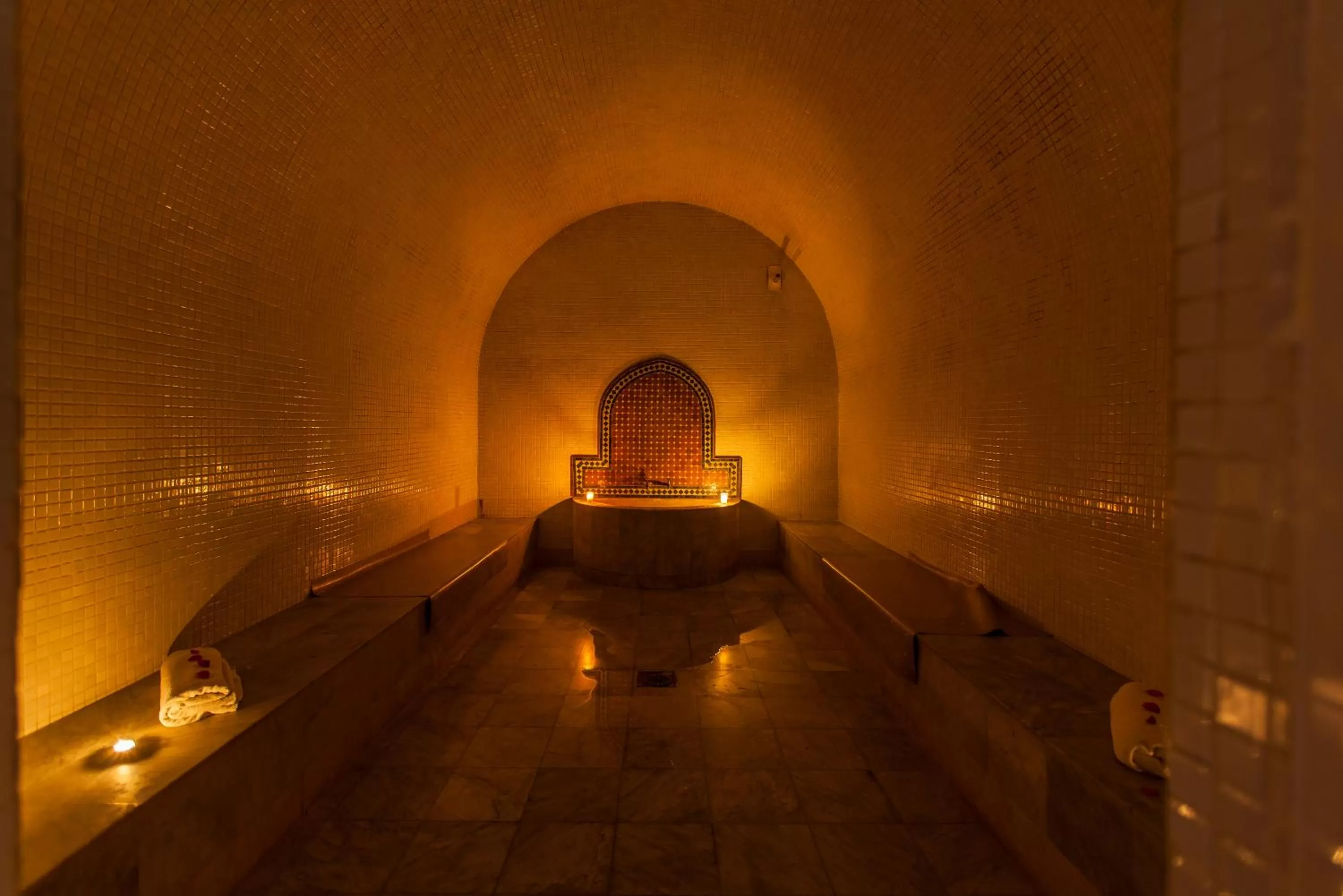 Steam room in Oasis Hotel & Spa