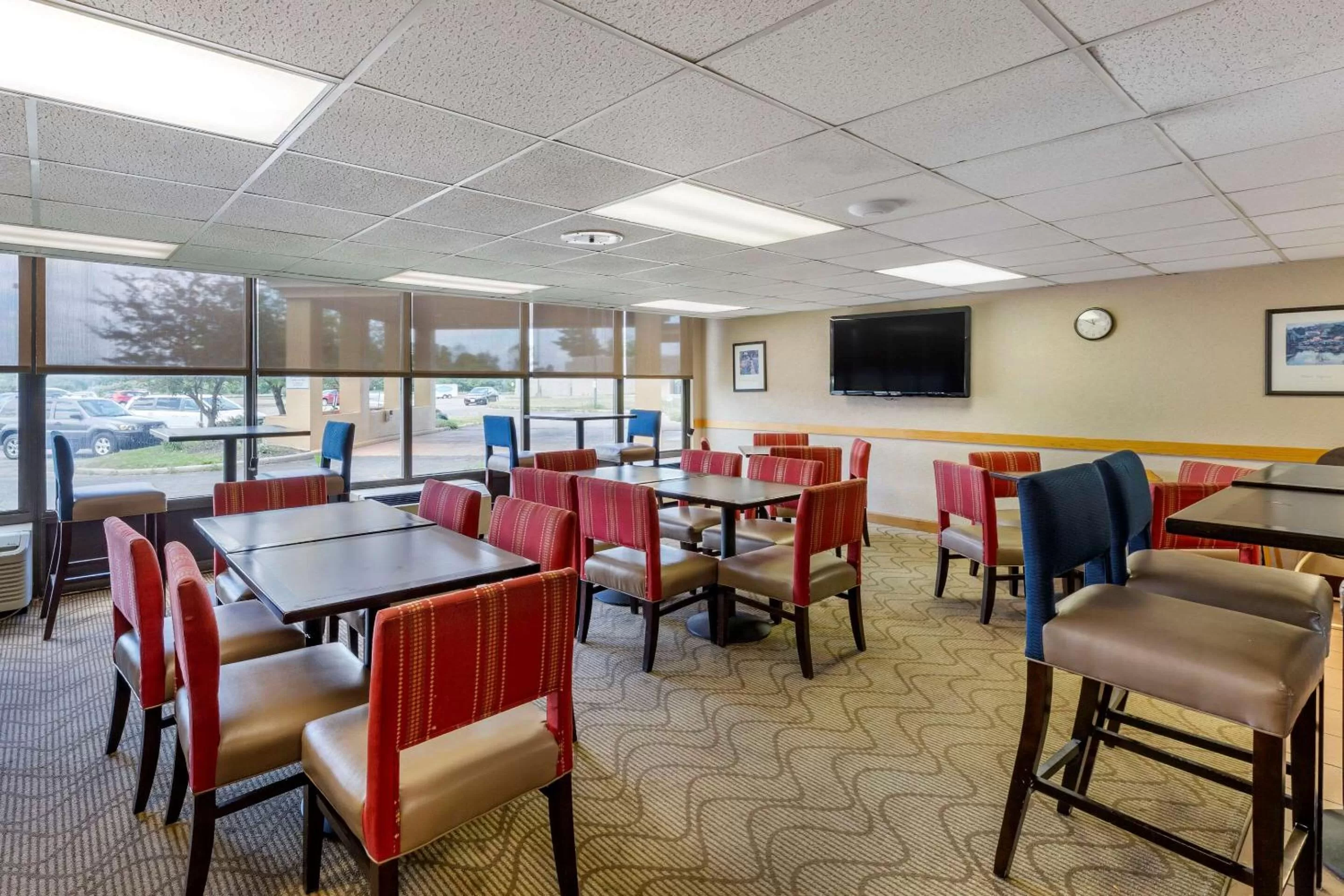 Restaurant/places to eat in Comfort Inn Alliance