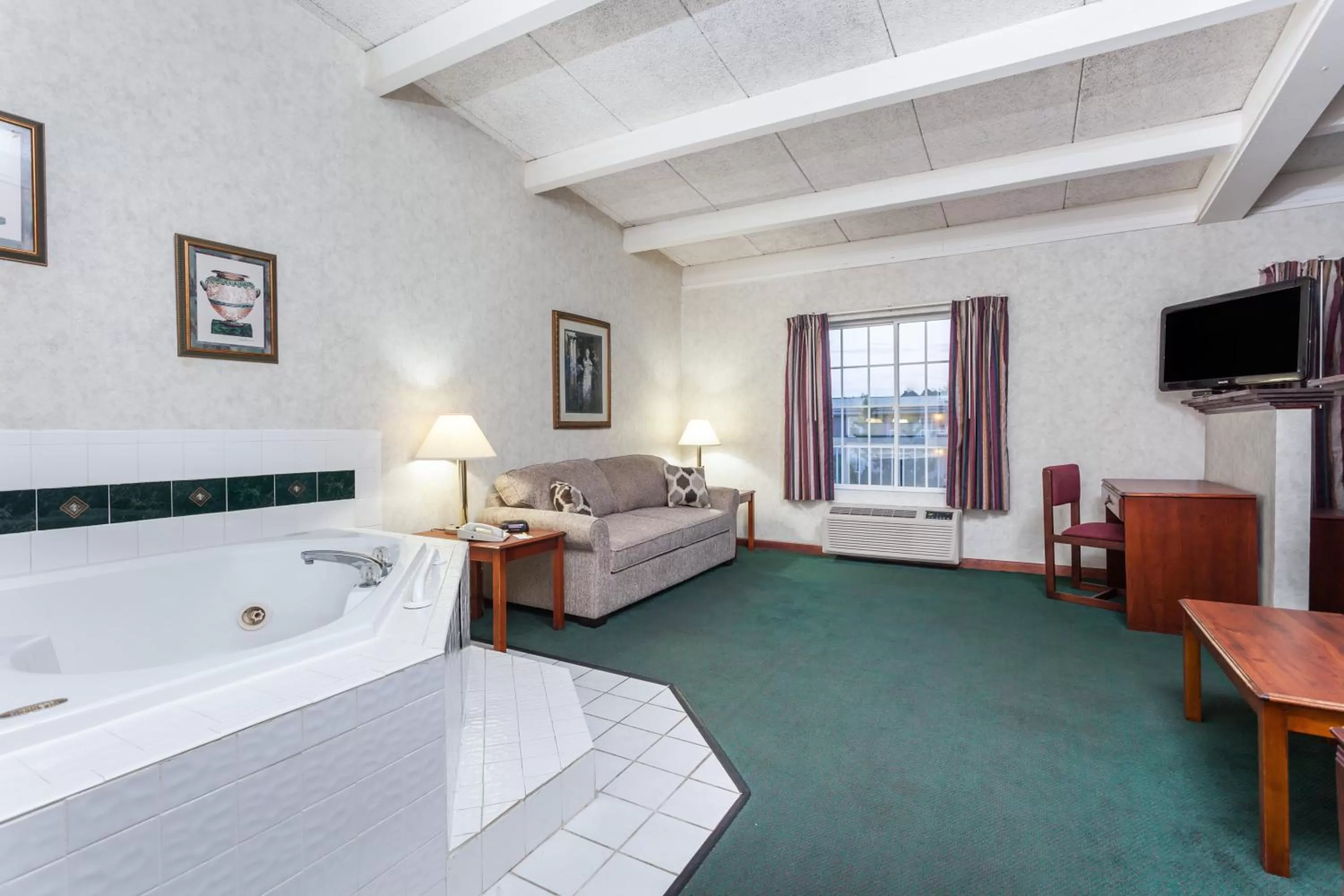 Deluxe King Studio Suite - Non-Smoking in Days Inn & Suites by Wyndham Lexington