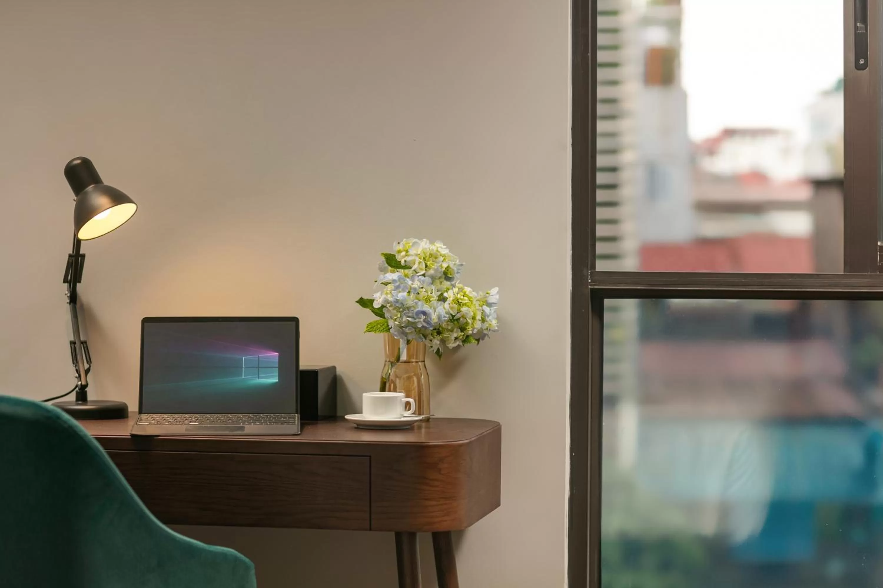 TV and multimedia in MAY DE VILLE Lakeside Hotel