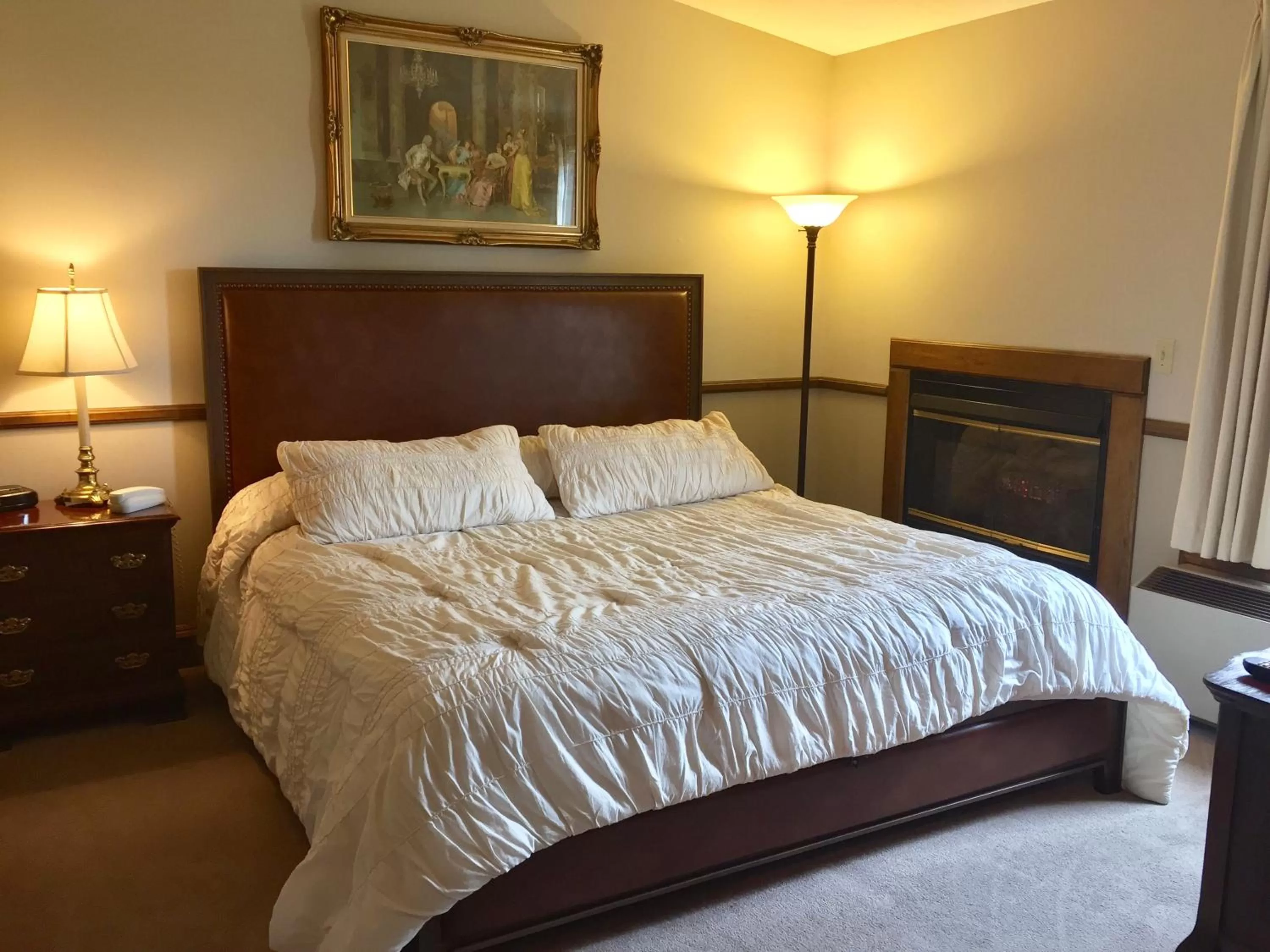 Bed in Afton House Inn