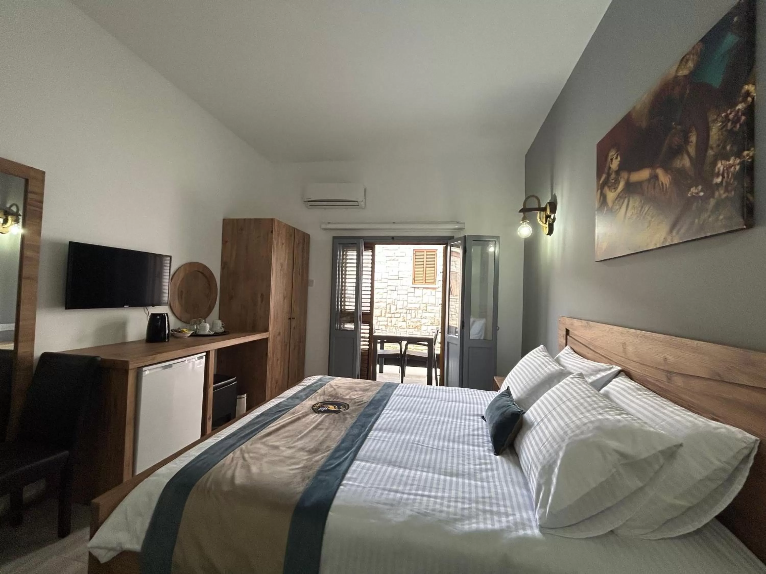 TV/Entertainment Center in Royal Goddess Guest House, Walled City