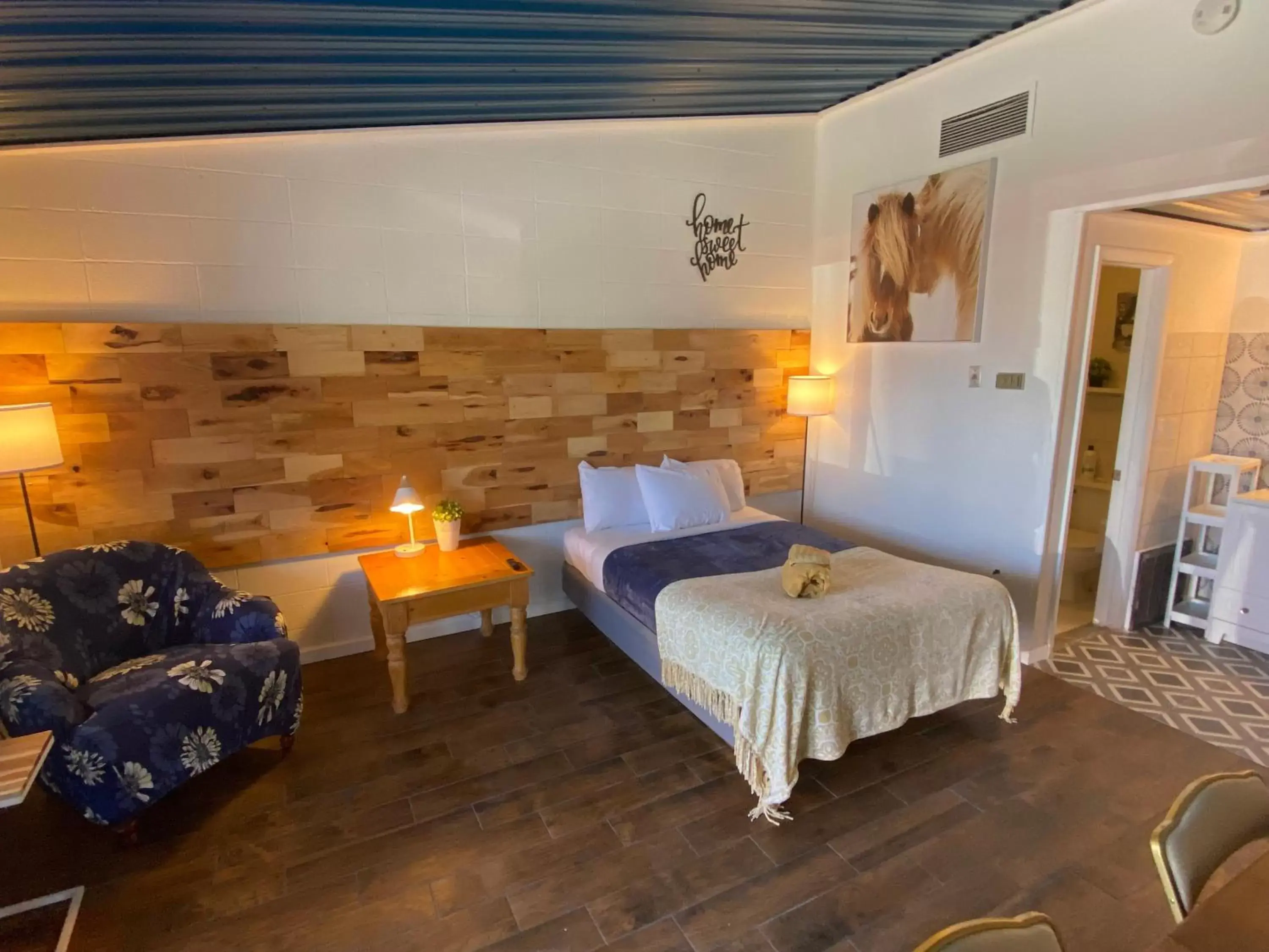 Standard Double Room in Sussex Motel Standard Double Room in Sussex Motel