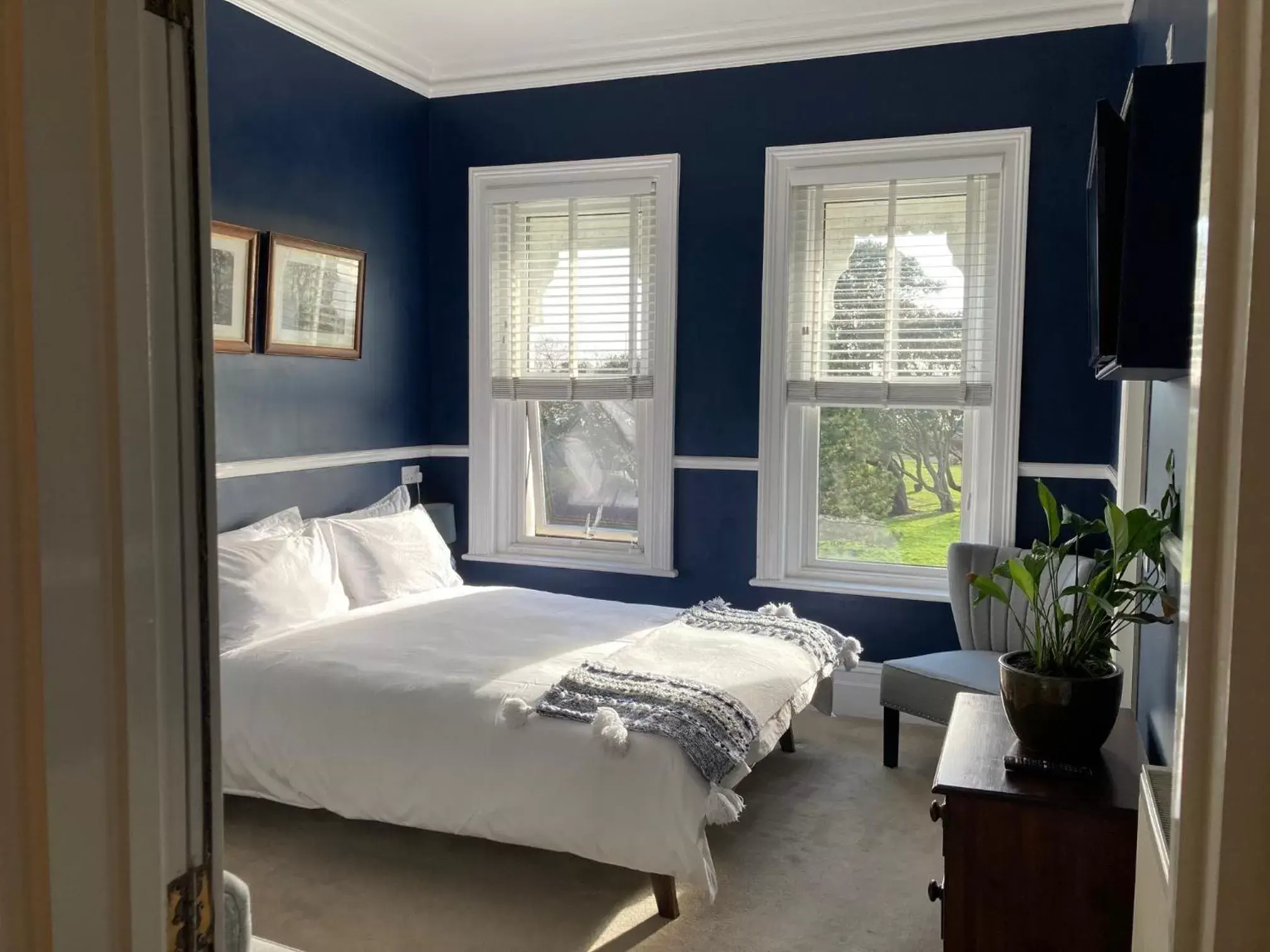 King Room with Sea View in 15 Grosvenor King Room with Sea View in 15 Grosvenor