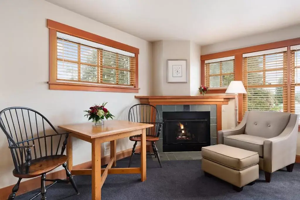 King Suite with Jacuzzi Tub Non View in La Conner Channel Lodge King Suite with Jacuzzi Tub Non View in La Conner Channel Lodge