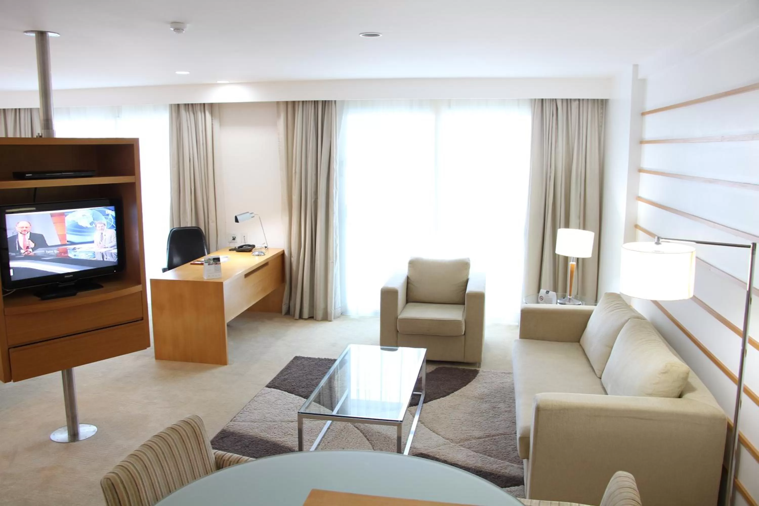 Living room in Mercure Macaé