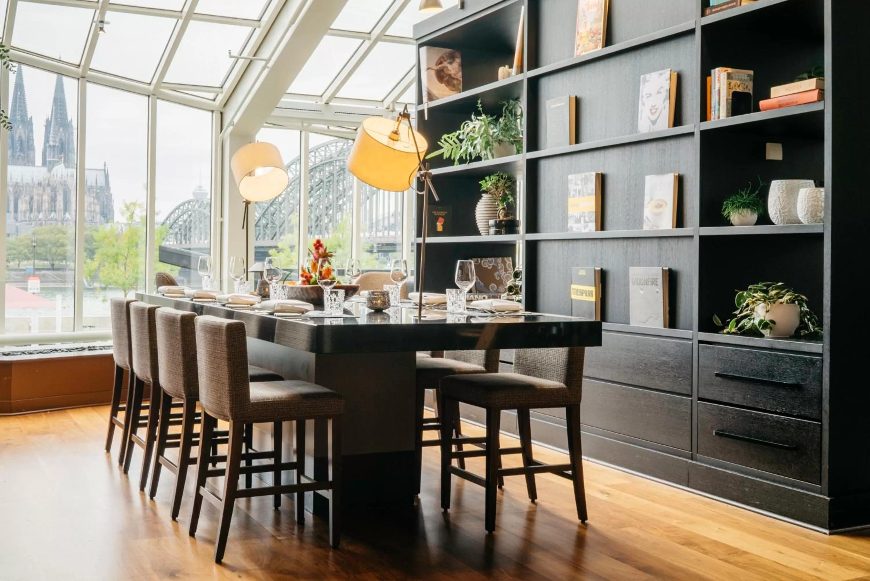 Restaurant/places to eat in Hyatt Regency Köln