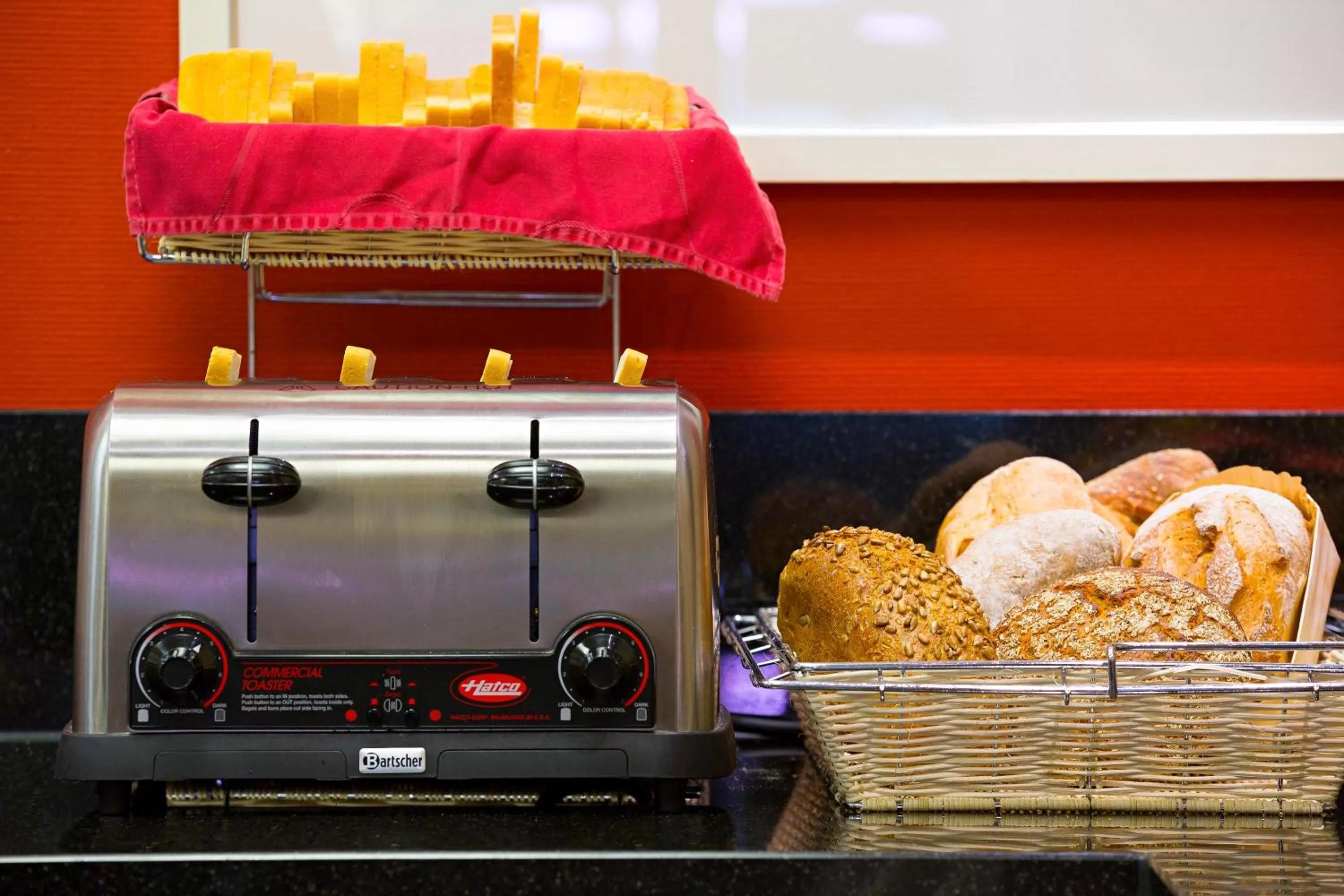 Restaurant/places to eat in Hotel Wartmann am Bahnhof