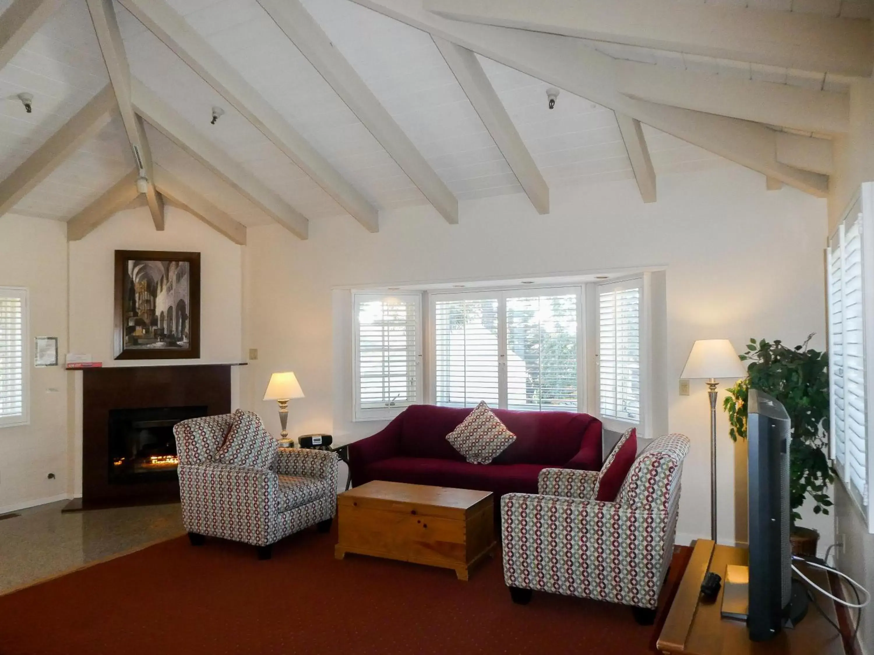 Penthouse Suite Luxury Condo with Parking in Briarwood Inn Penthouse Suite Luxury Condo with Parking in Briarwood Inn