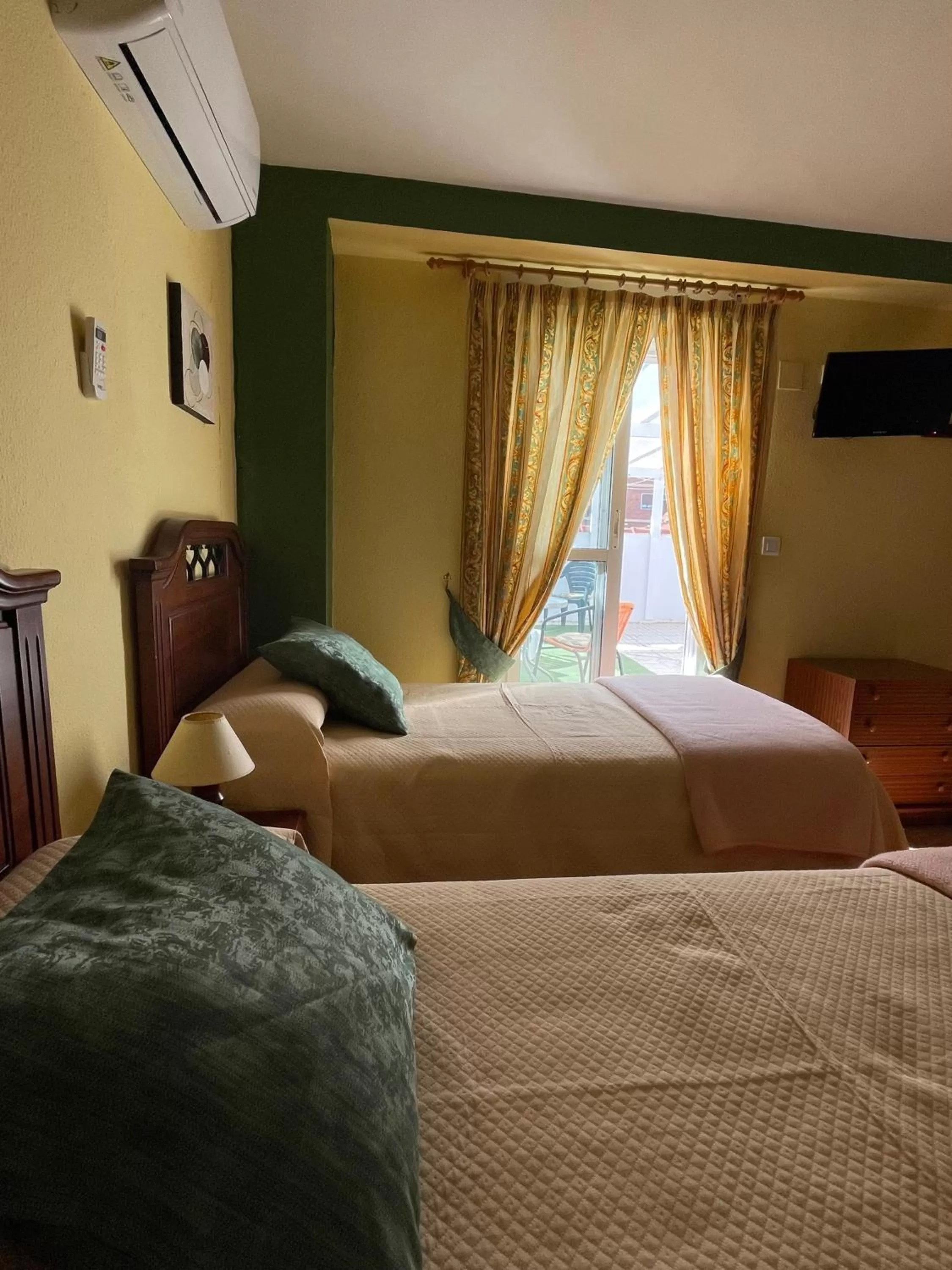 Bed in Hotel Arunda II