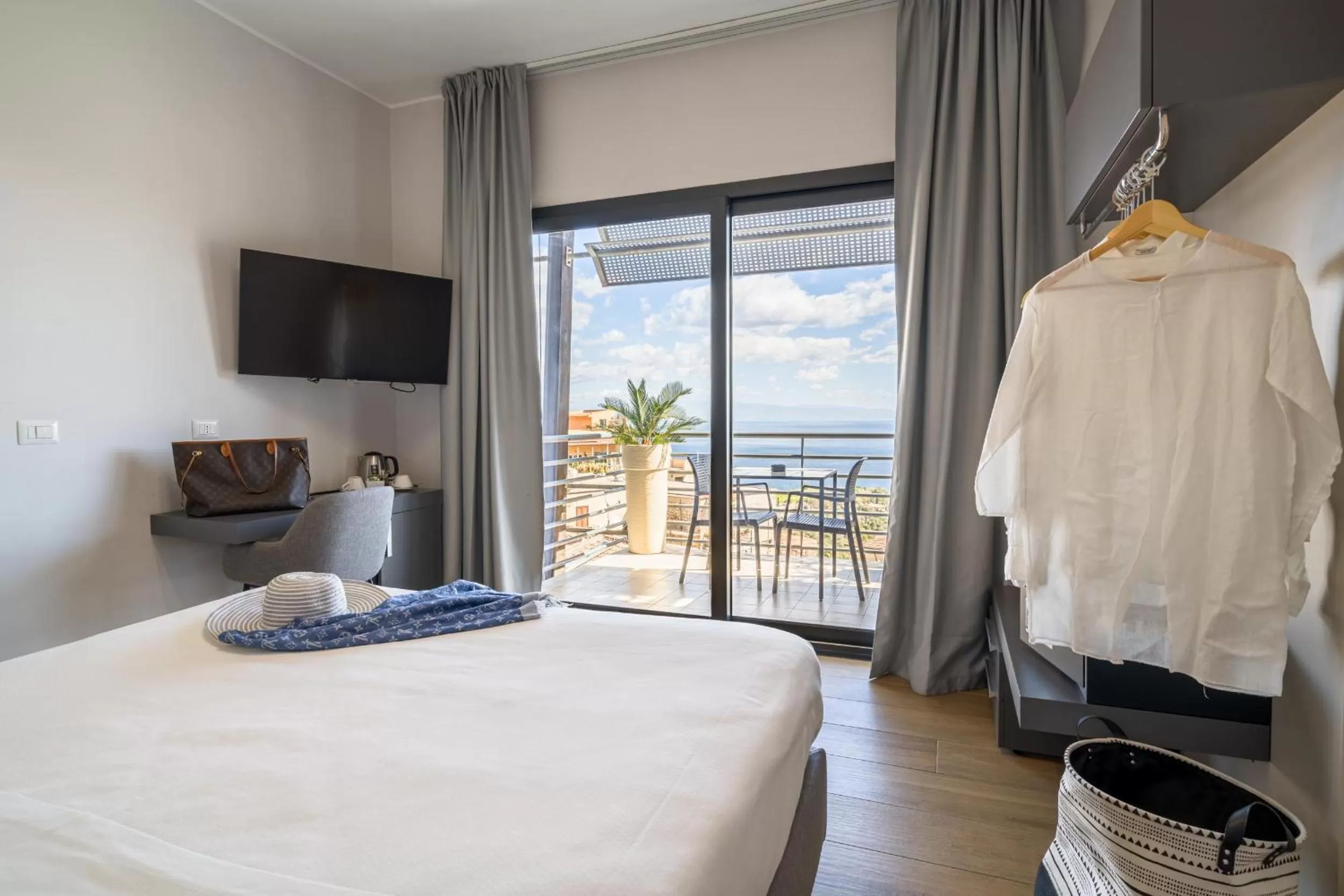 Bed in Taormina Palace Hotel