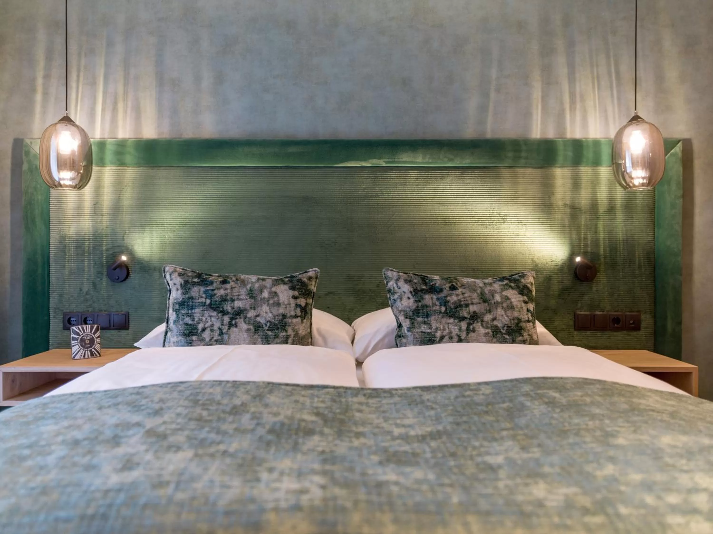 Bedroom, Bed in Hotel Jägerhof und Jagdhaus