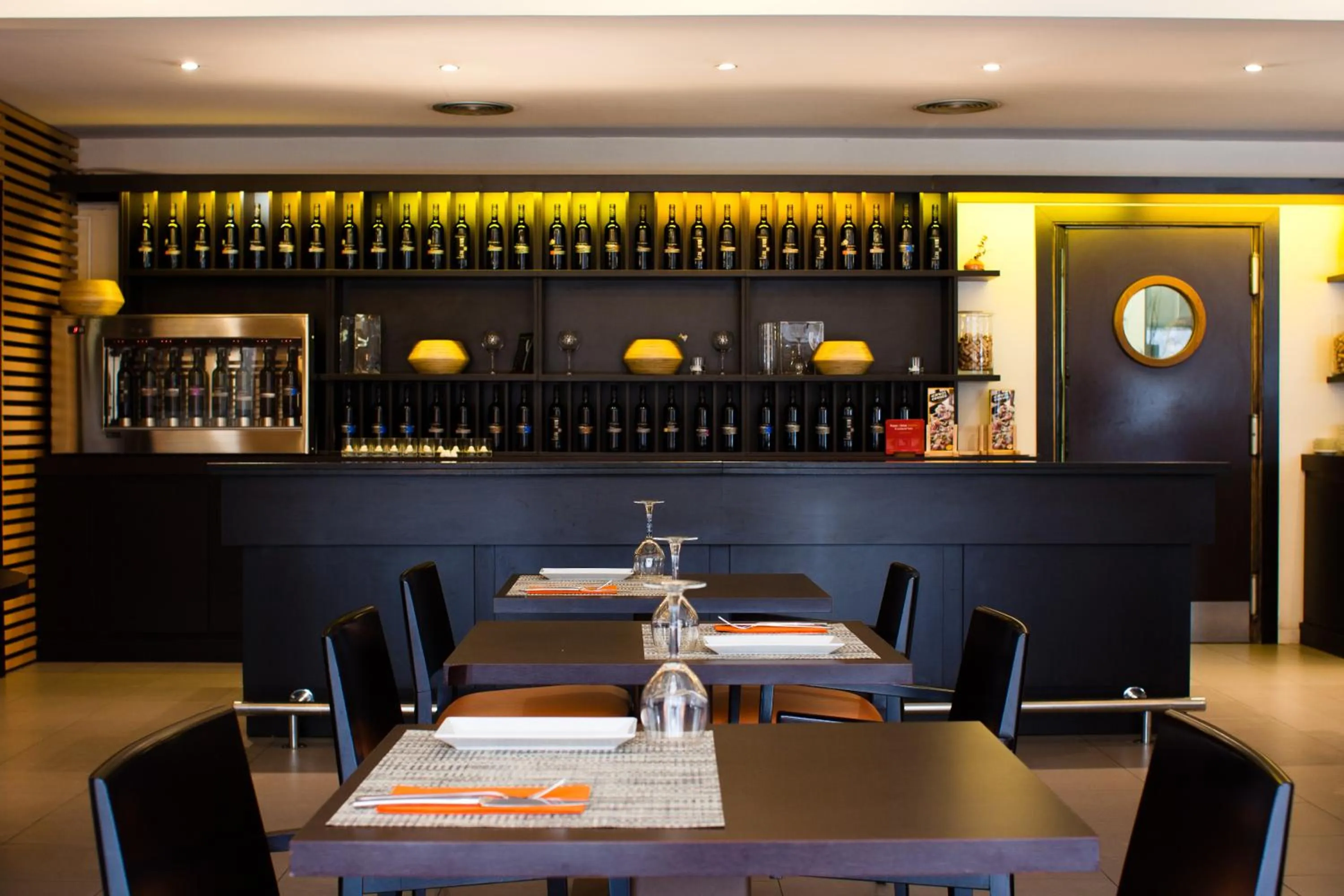 Restaurant/places to eat in Ibis Barcelona Molins de Rei