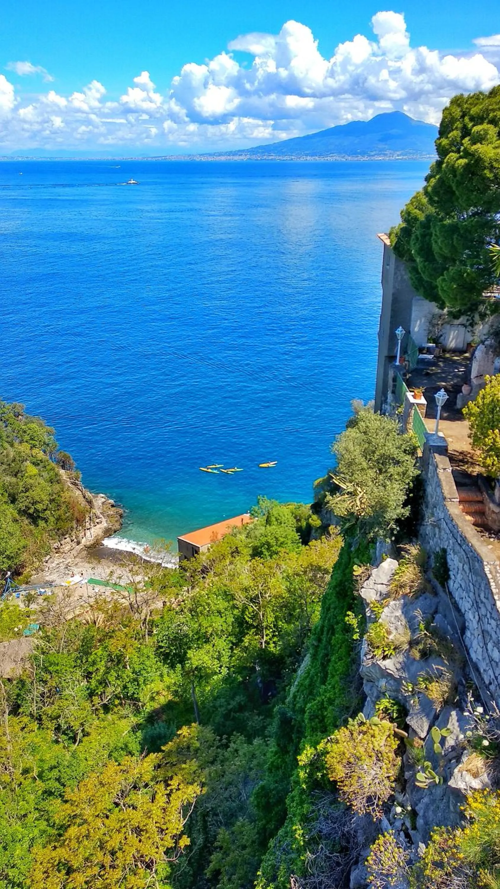 Day in Hotel Desiree