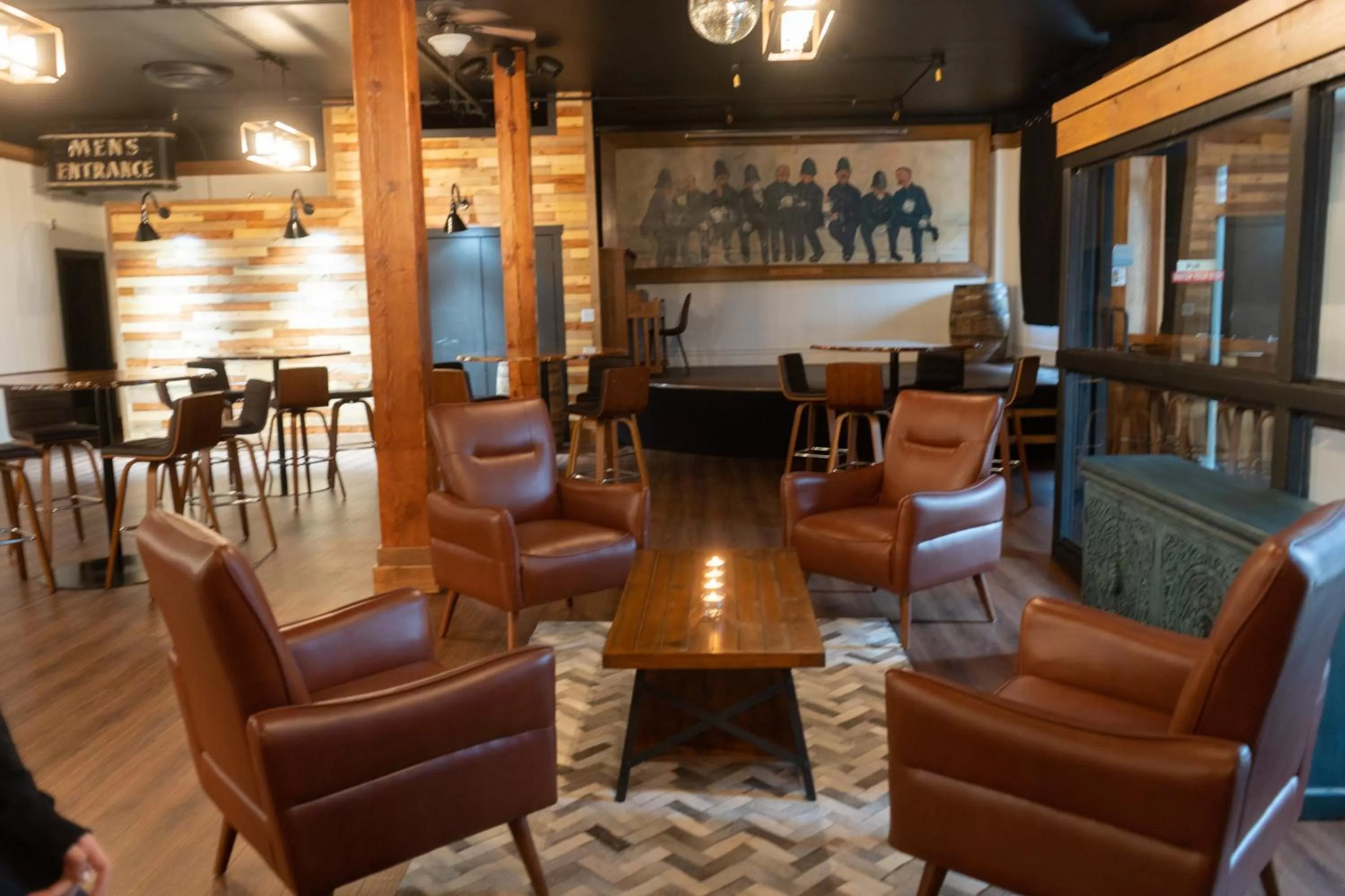 Restaurant/Places to Eat in Royal Hotel Chilliwack