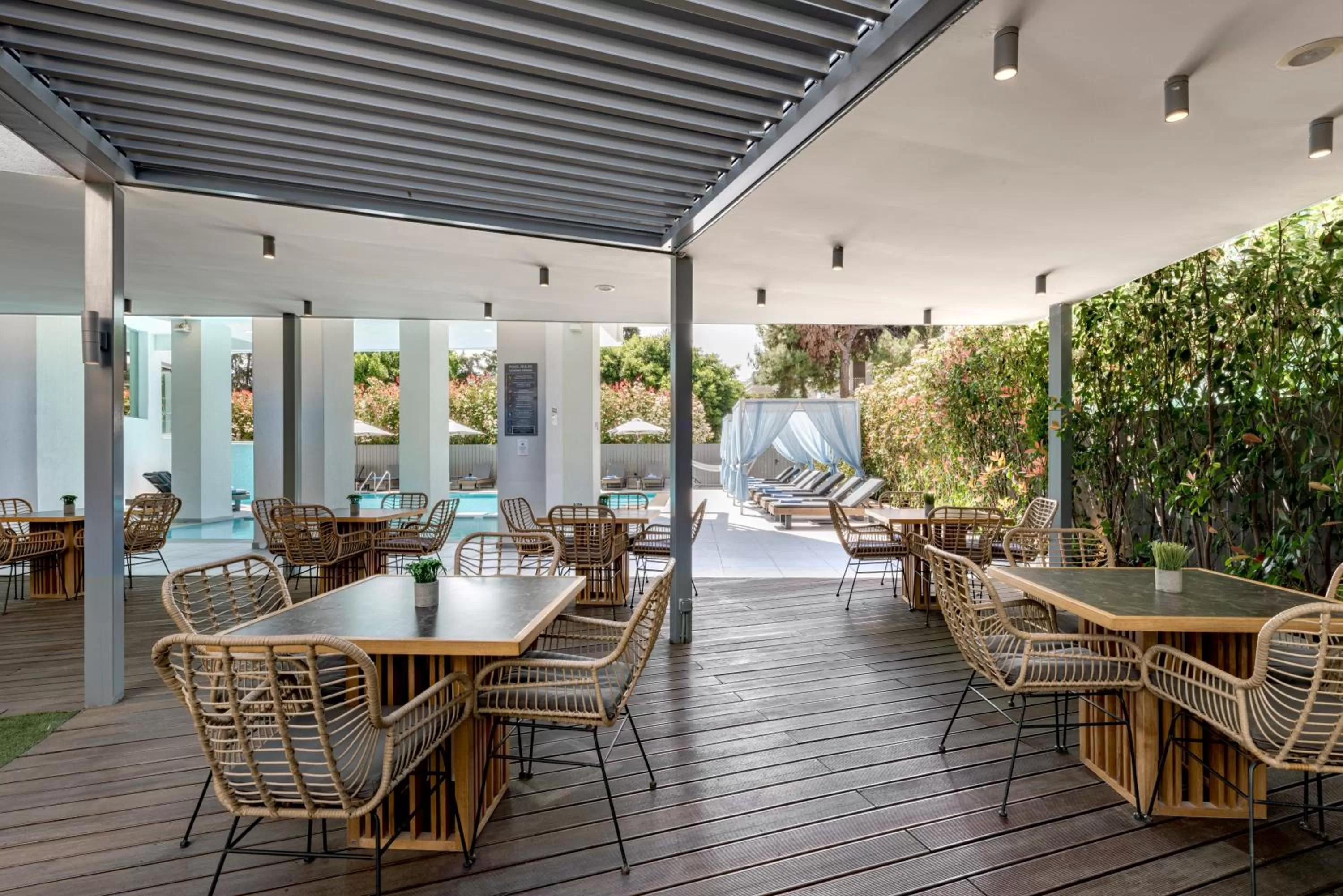 Restaurant/places to eat in Glyfada Riviera Hotel