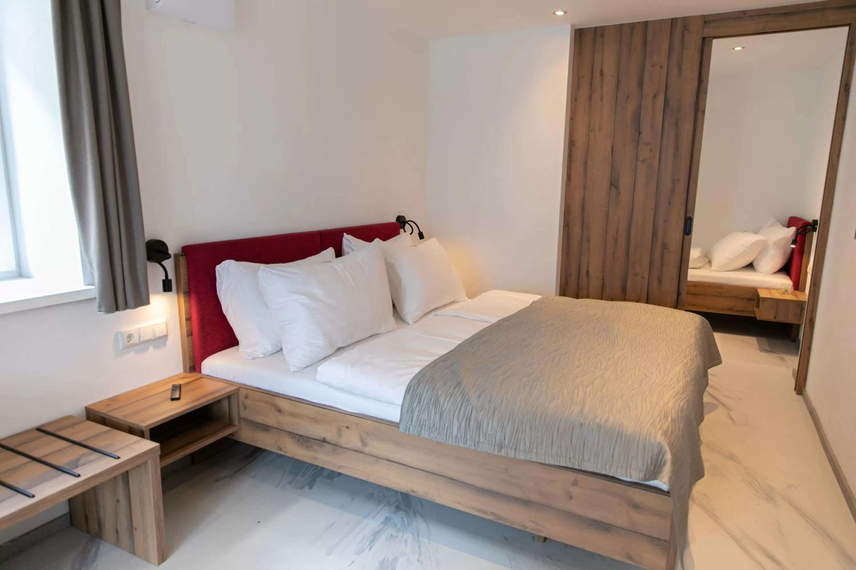 Bedroom, Bed in Weisses Lamm