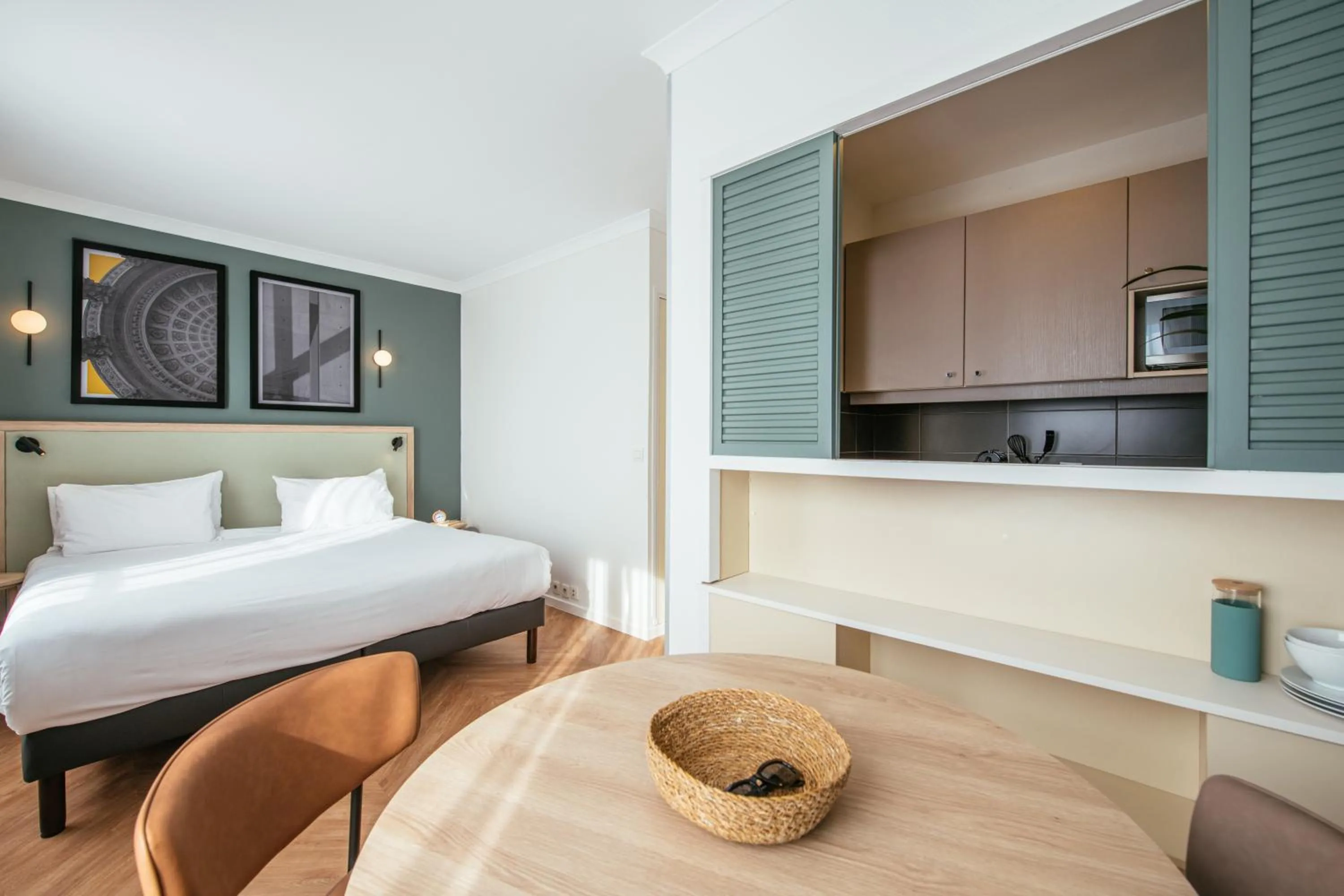 Bedroom, Bed in Aparthotel Adagio Paris Buttes Chaumont