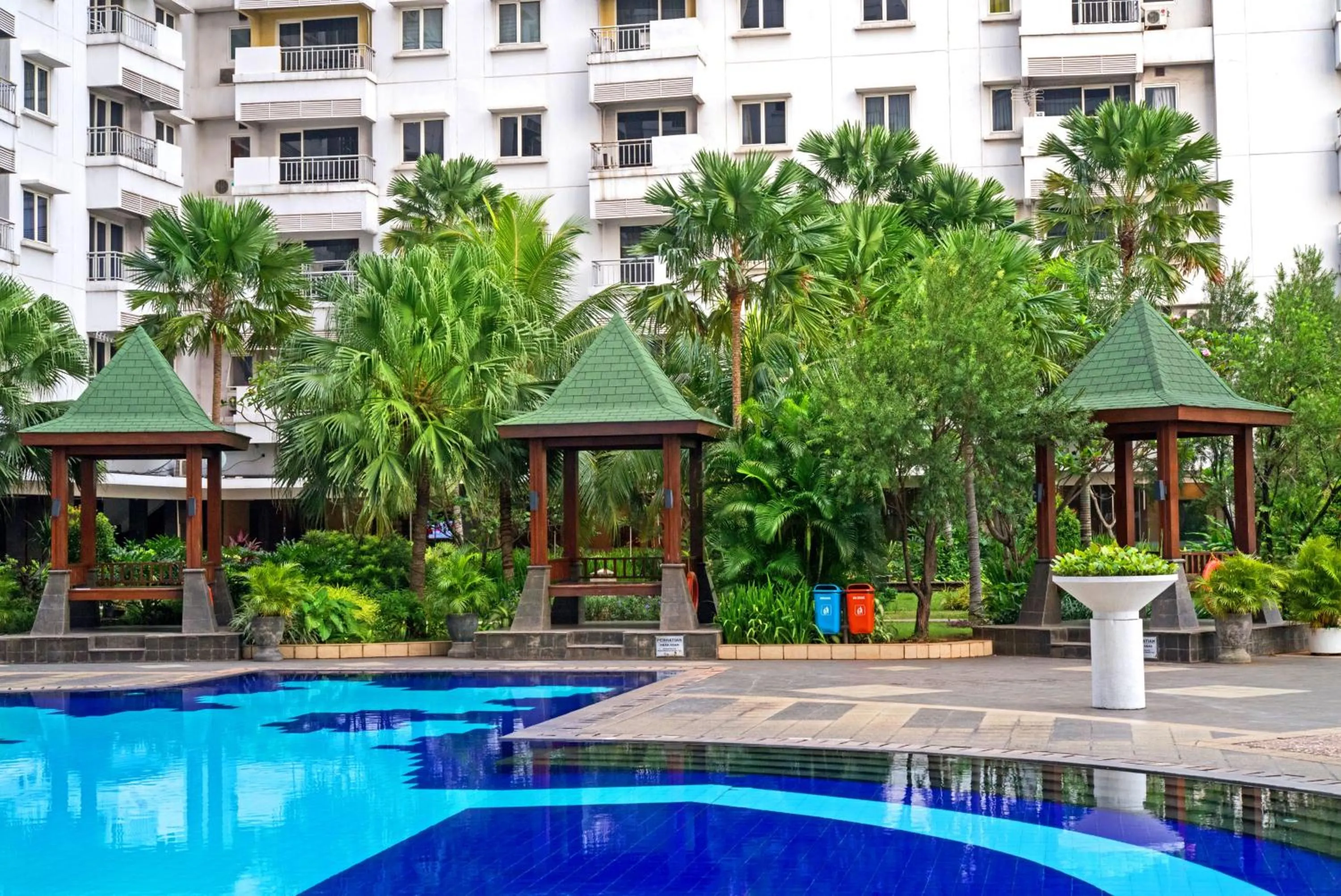 Swimming pool in Grand Whiz Poins Simatupang Jakarta