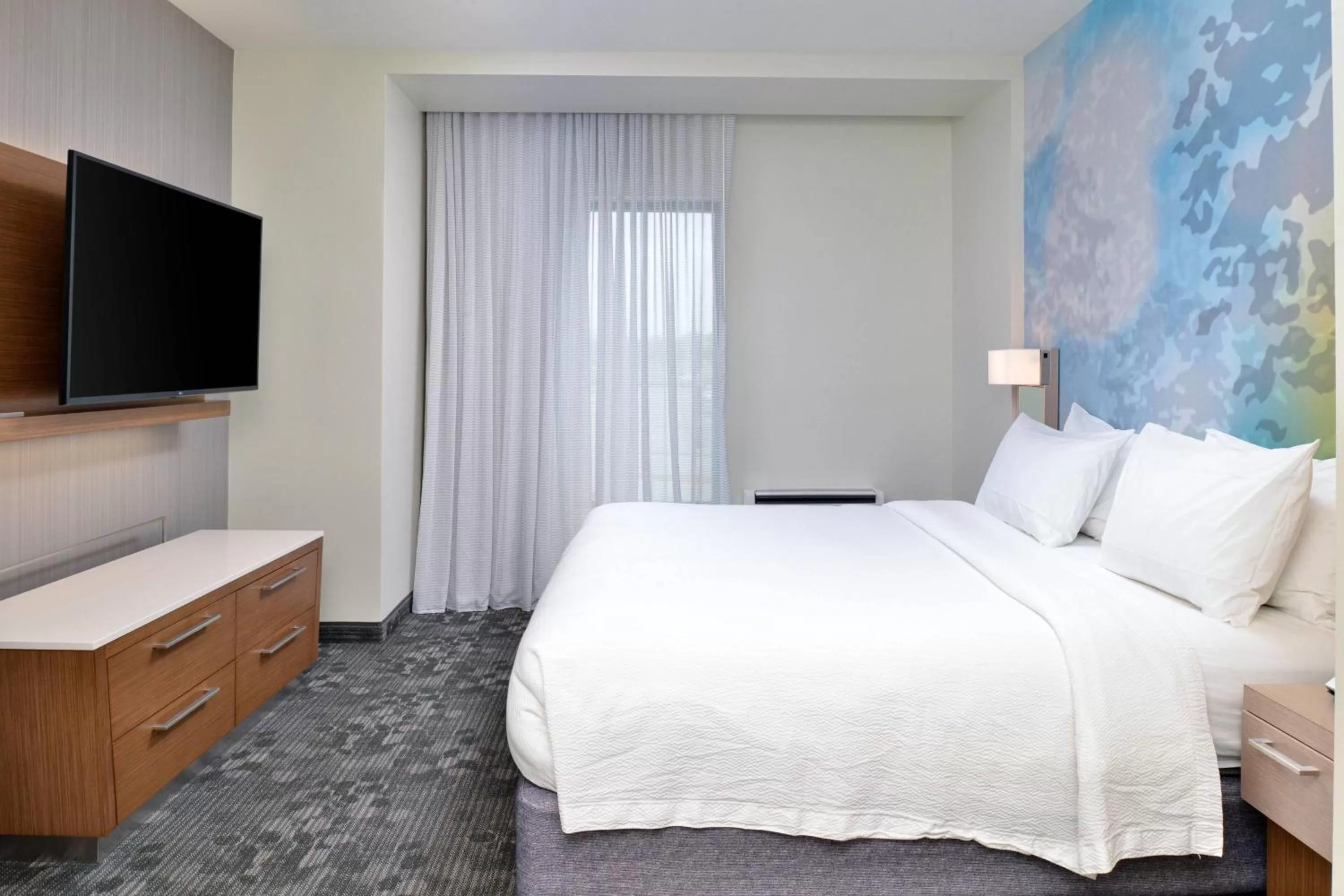 Photo of the whole room, Bed in Courtyard Charlotte Steele Creek