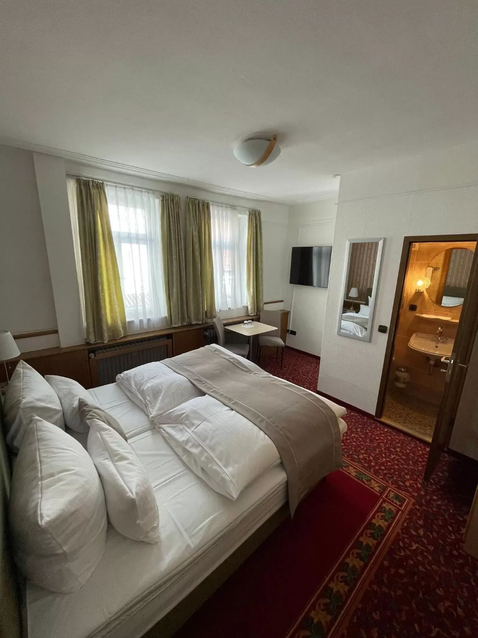 Double Room with Private Bathroom in Hotel Garni Ratstube Double Room with Private Bathroom in Hotel Garni Ratstube