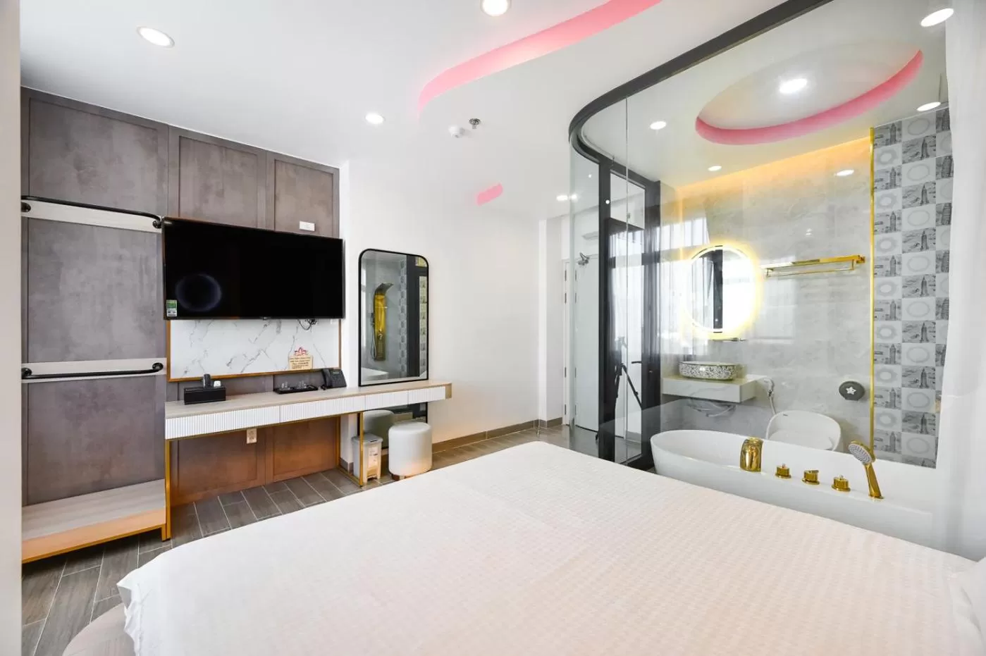 Bedroom, Bed in Lotus Airport Hotel Saigon