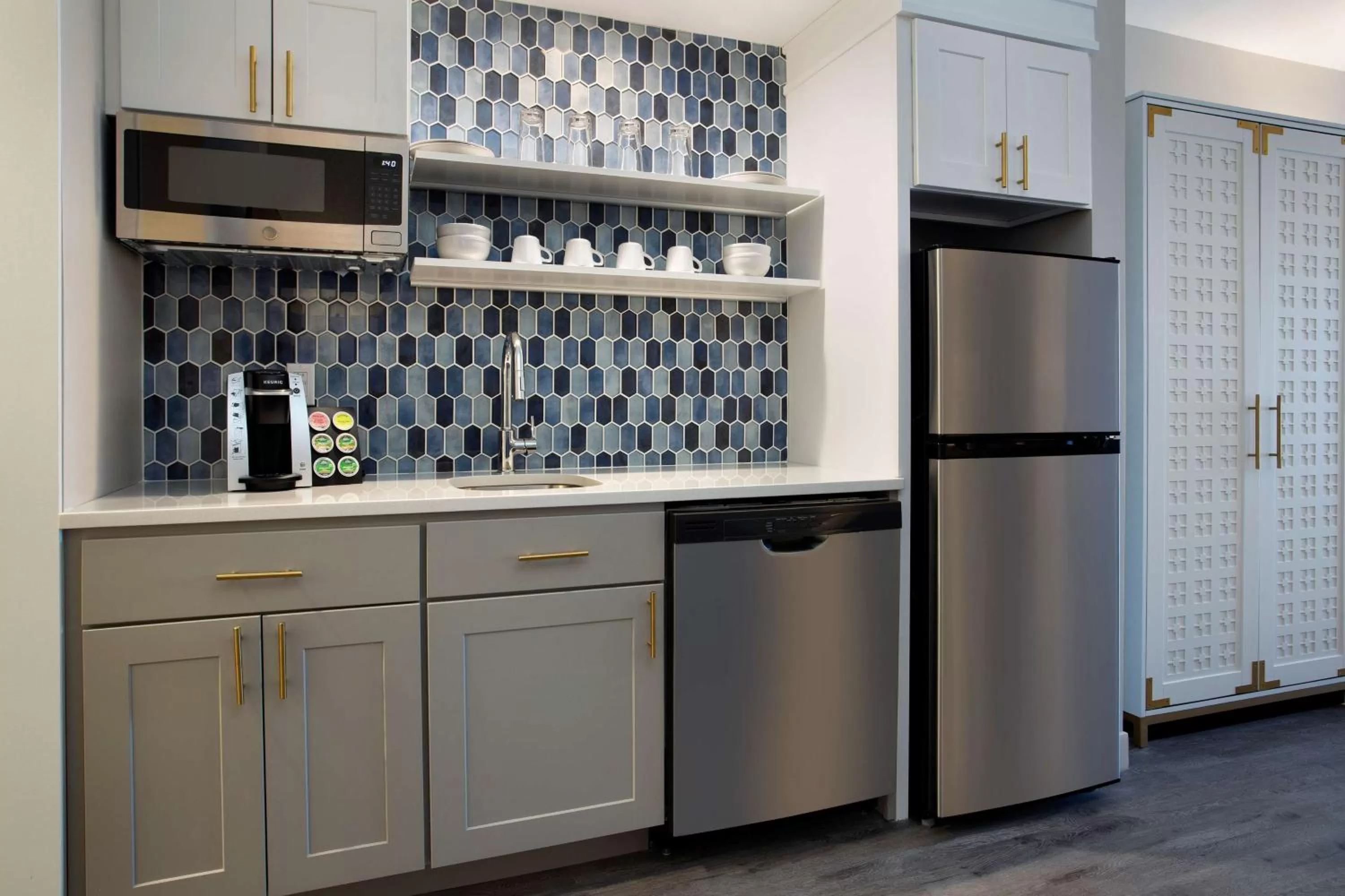 Kitchen or kitchenette in Fenwick Shores, Tapestry Collection by Hilton