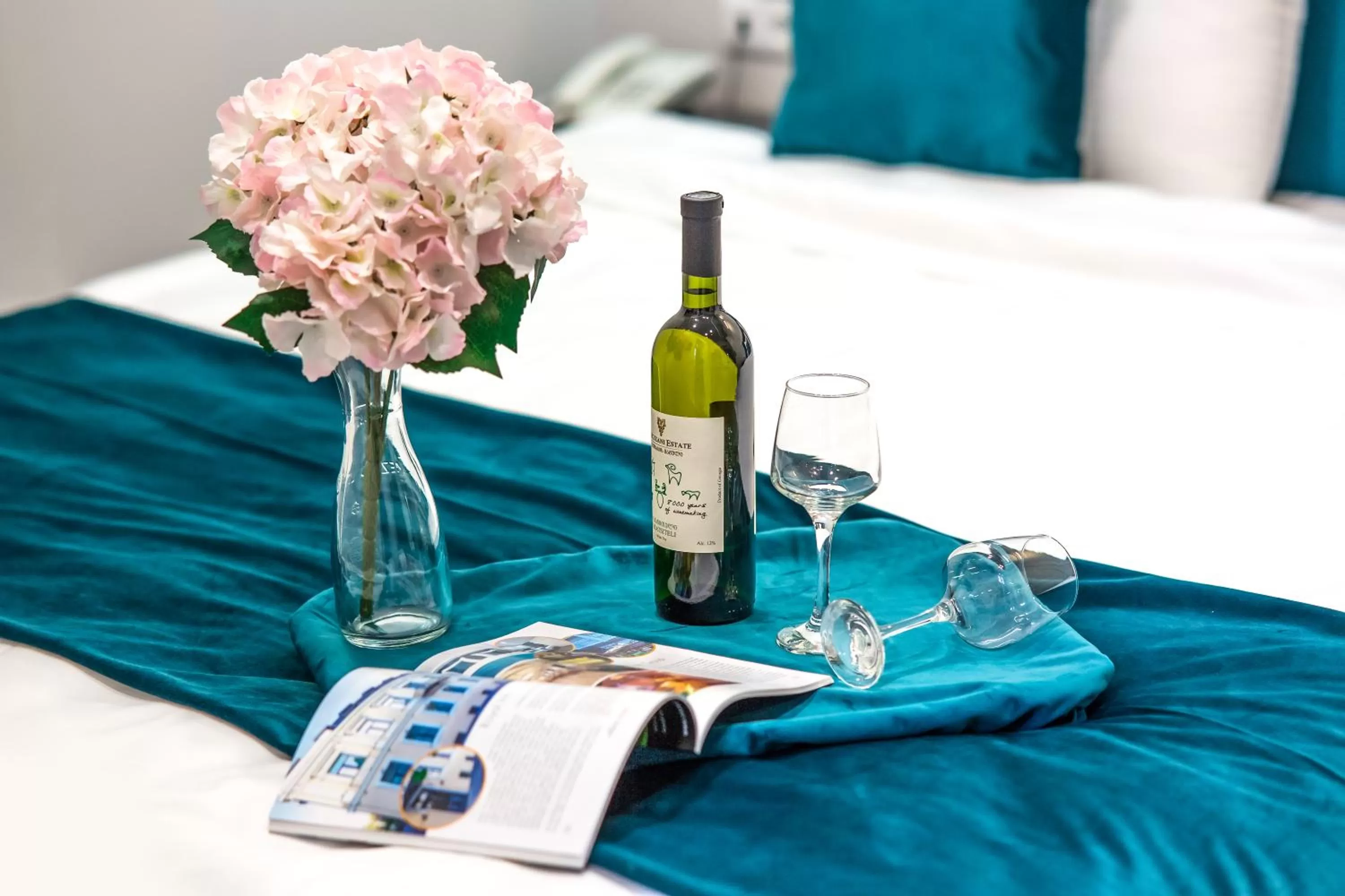 Alcoholic drinks, Bed in Royal Inn