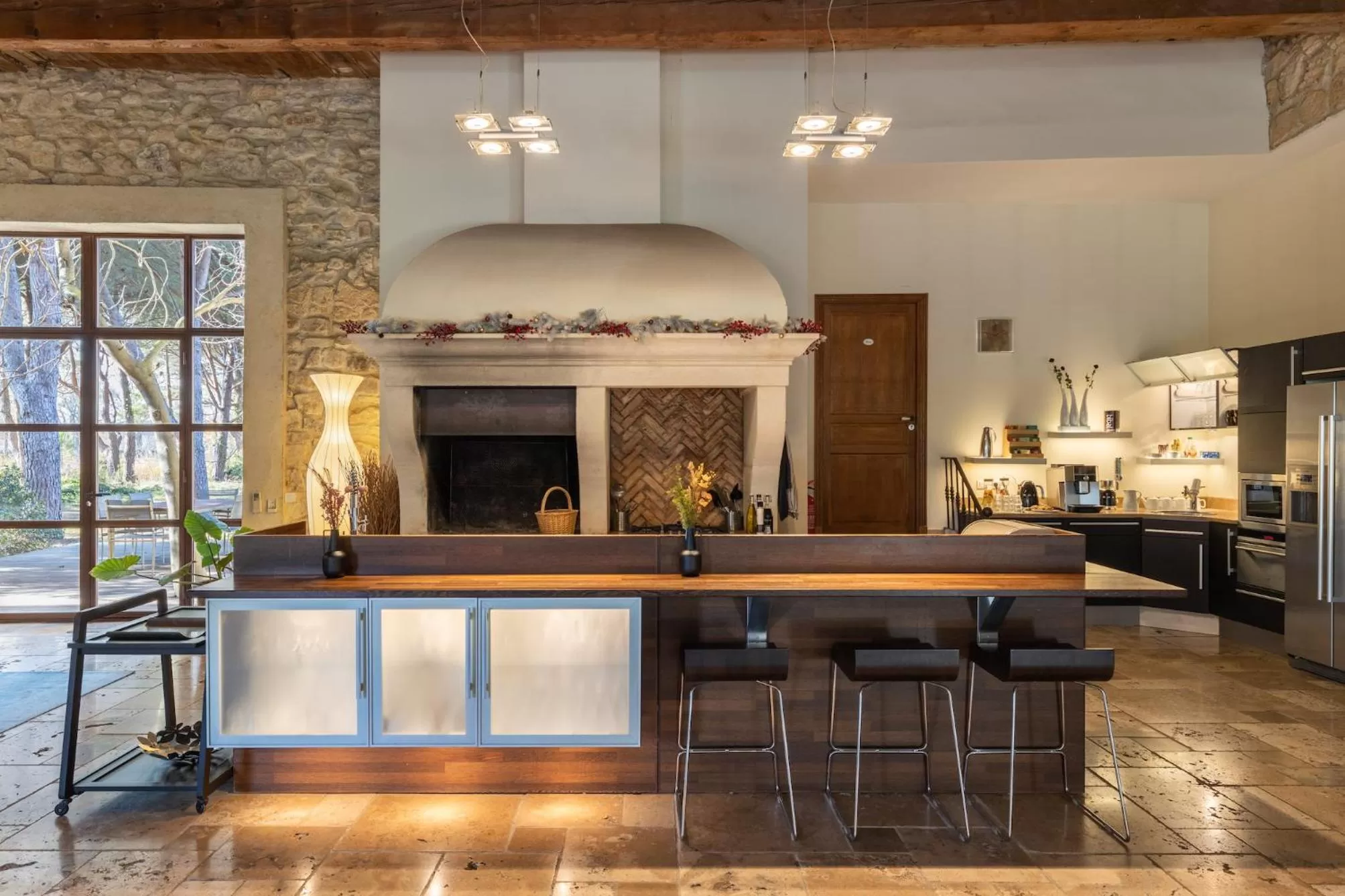 Communal kitchen in WAYA à Domaine Saint Domingue