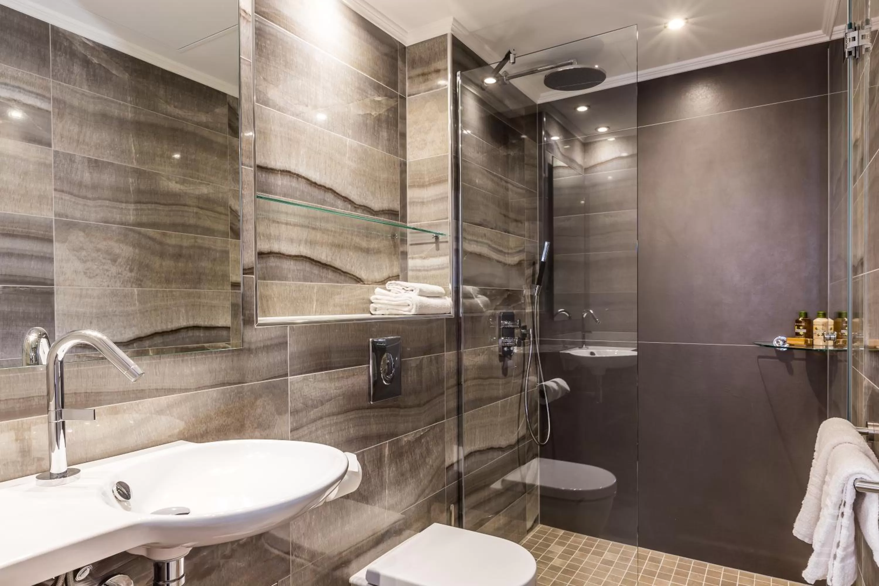 Bathroom in Hotel Duette Paris