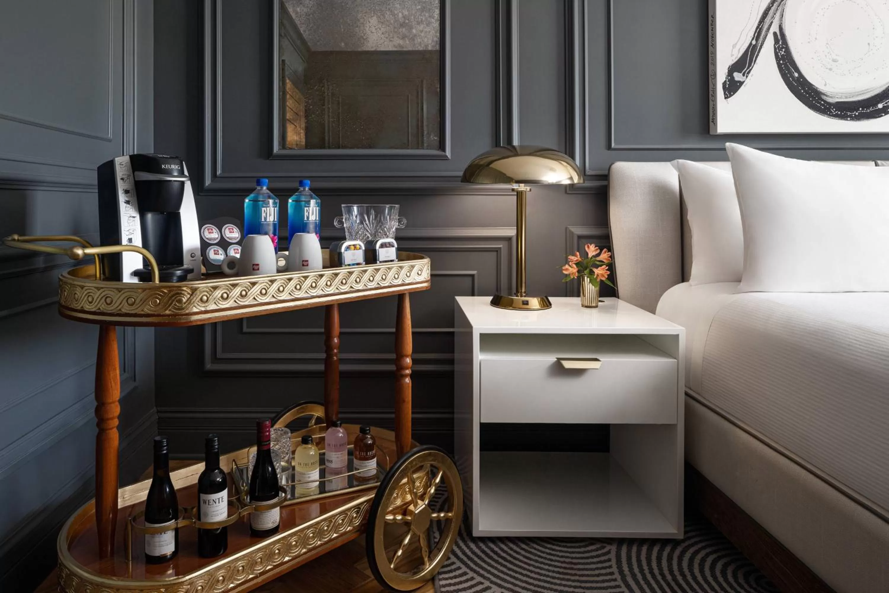 Photo of the whole room in The Drake Oak Brook, Autograph Collection