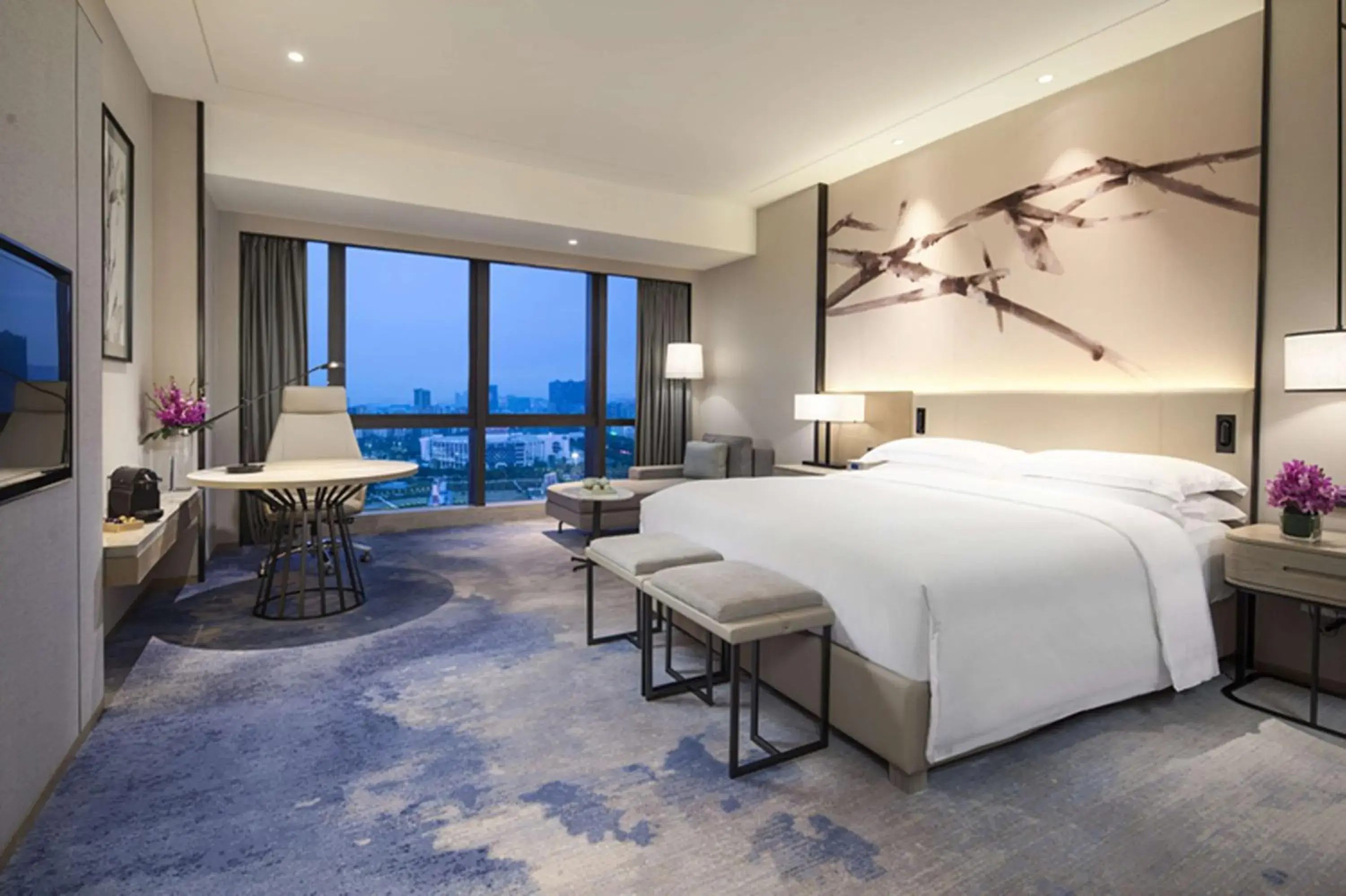 Executive King Room - Lounge Access in DoubleTree By Hilton Shenzhen Longhua Executive King Room - Lounge Access in DoubleTree By Hilton Shenzhen Longhua
