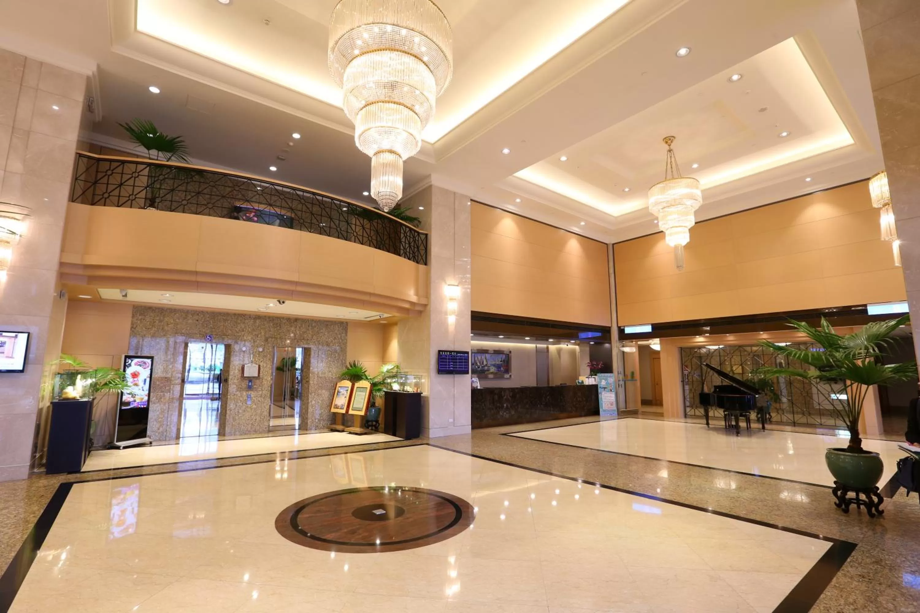 Lobby or reception in Evergreen Laurel Hotel - Keelung