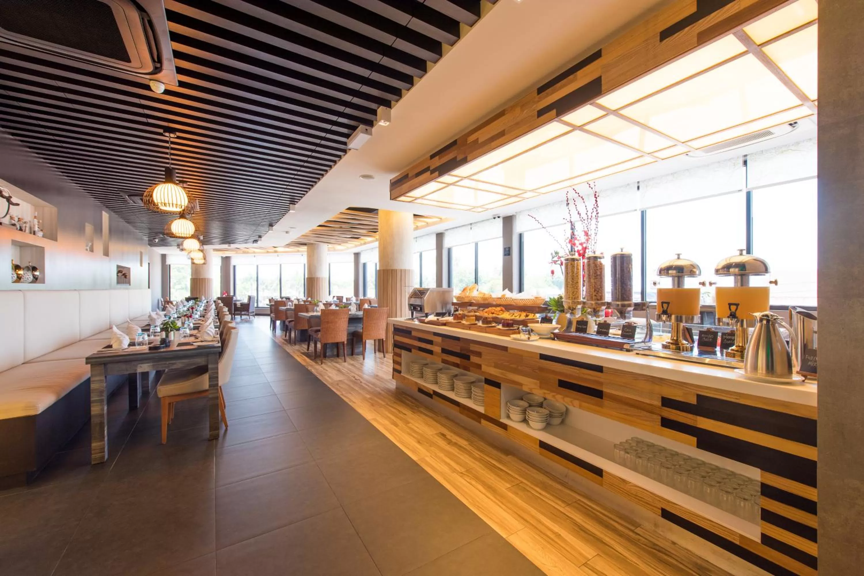 Buffet breakfast in The Smith House