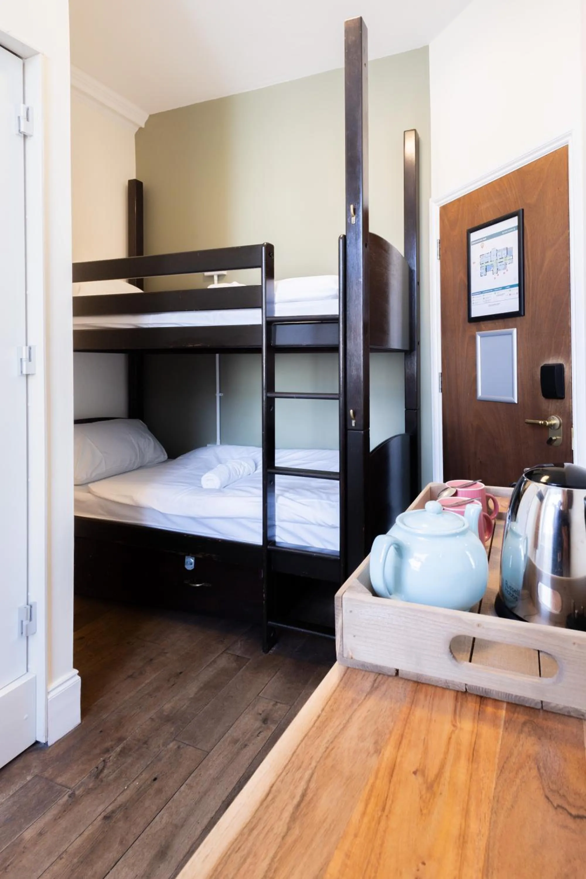 Bedroom, Bed in Palmers Lodge Swiss Cottage