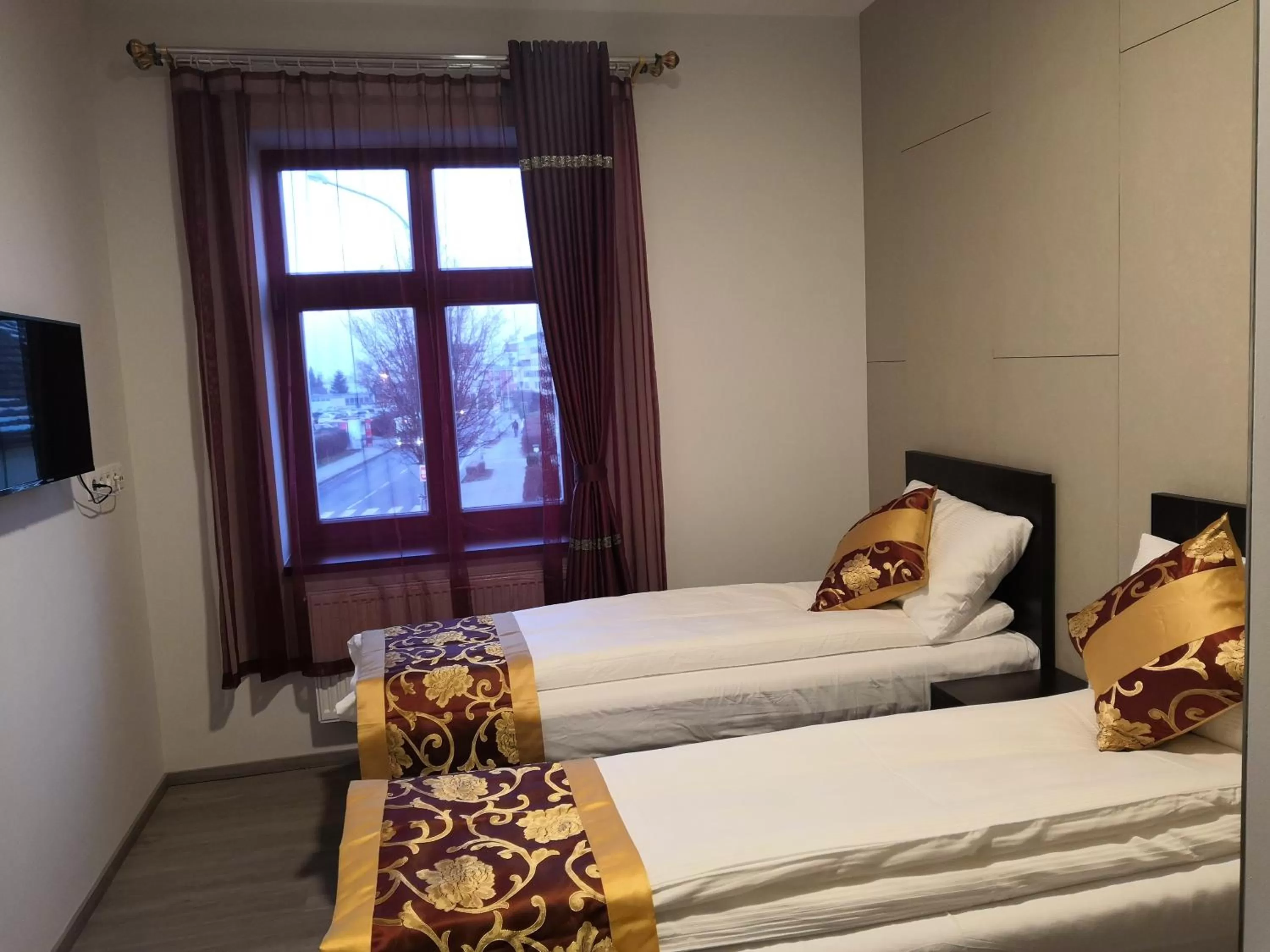 Bed in Sun-House Pension&Restaurant -ParkingFree-
