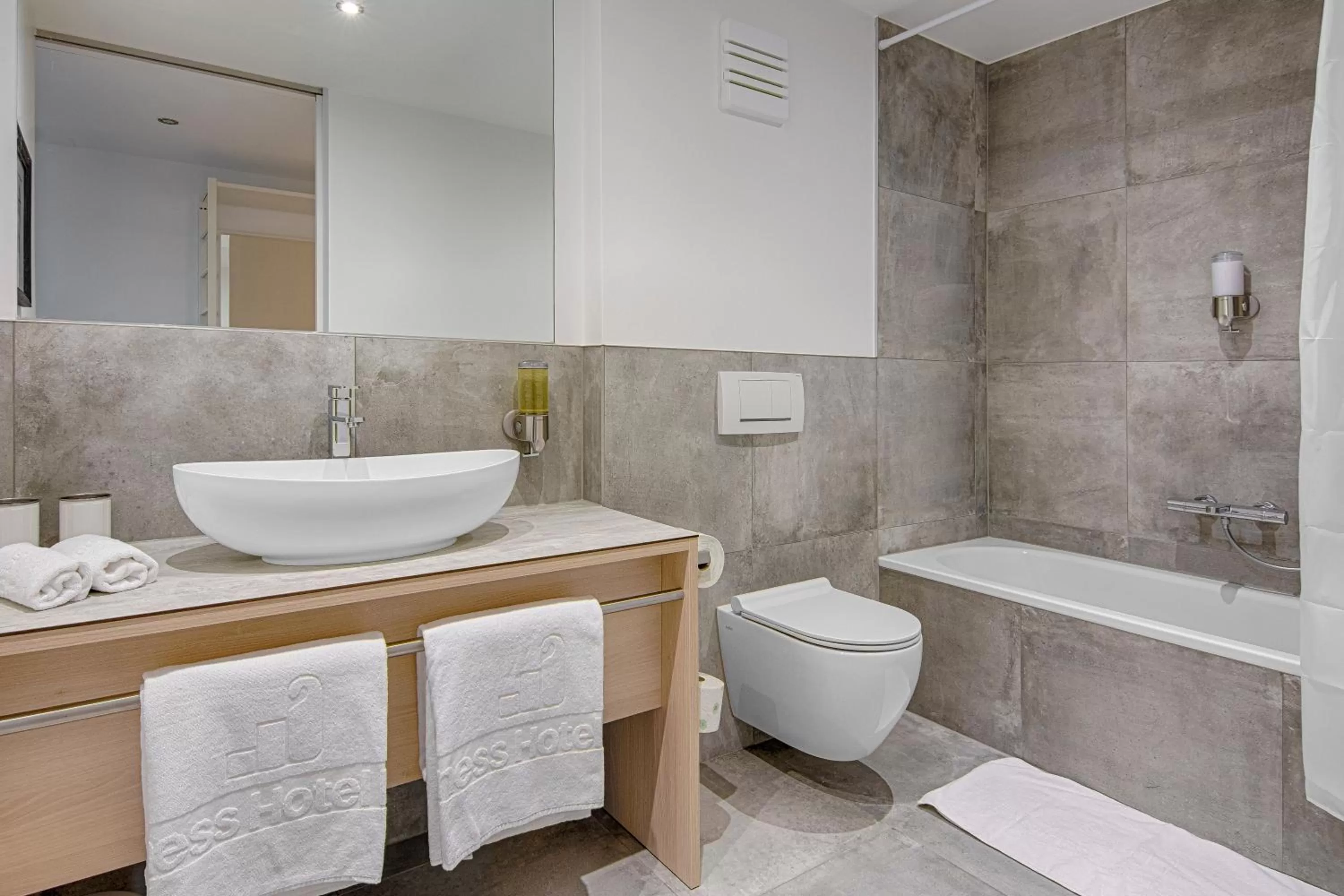 Bathroom in Business Hotel Maier - kontaktloser Check-in