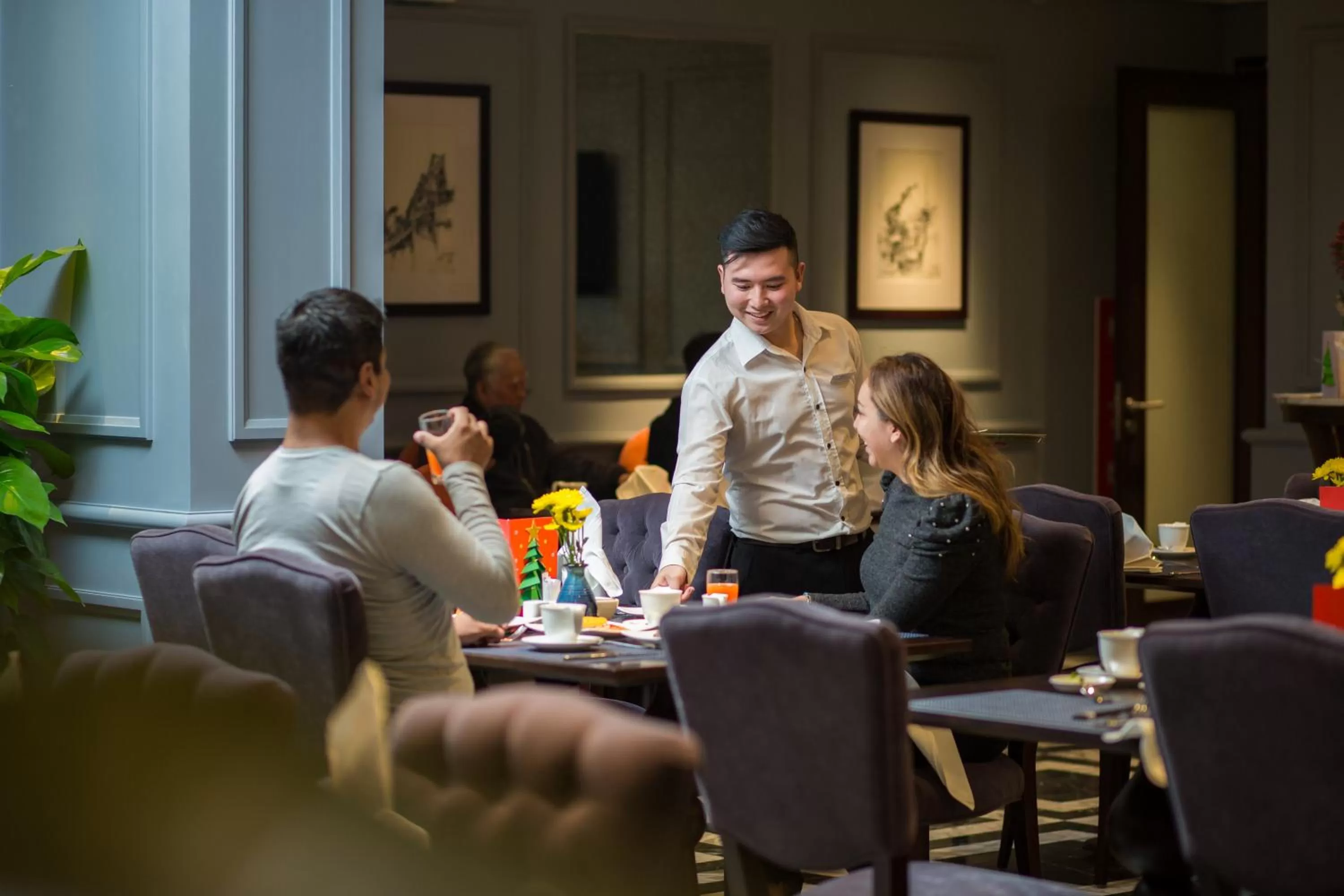 Restaurant/places to eat in Anatole Hotel Hanoi